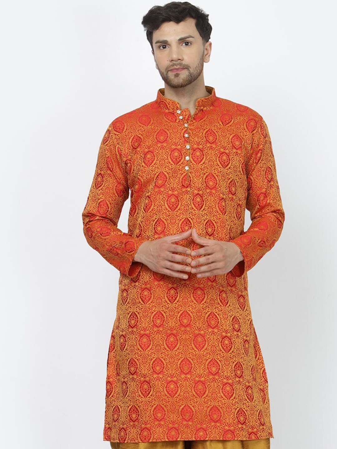 

Sydney Heights Ethnic Motifs Thread Work Mandarin Collar Long Sleeves Straight Kurta, Maroon