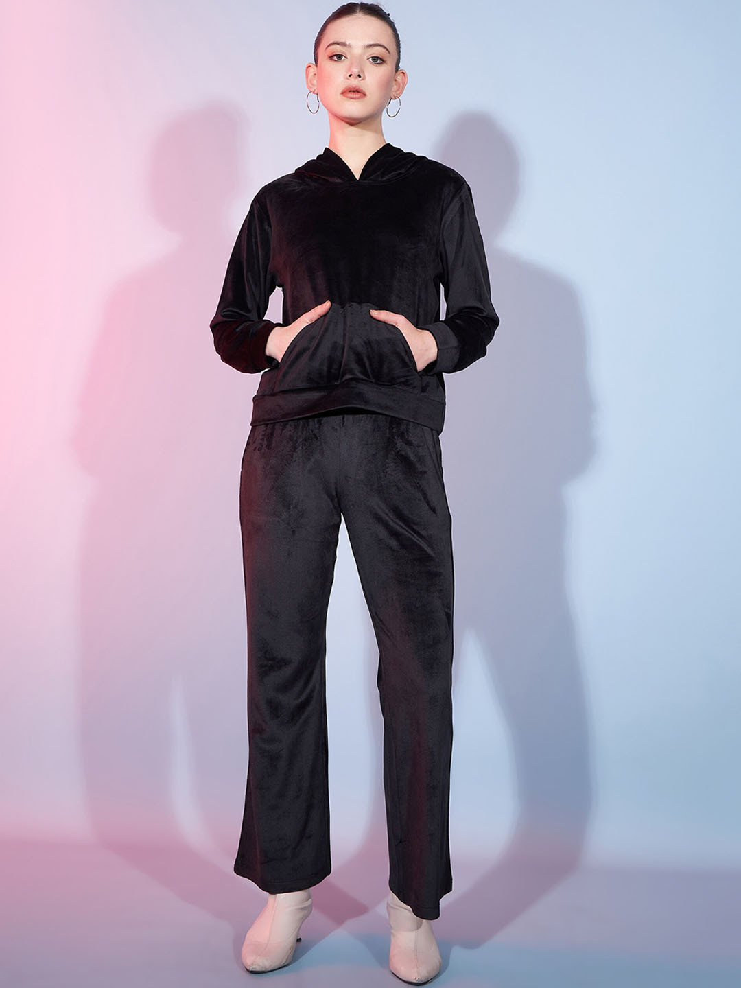 

DressBerry Black Hooded Velvet Sweatshirt With Trouser