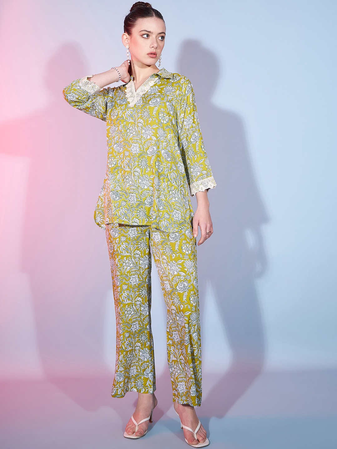 

DressBerry Green Floral Printed Shirt Collar Top With Trouser