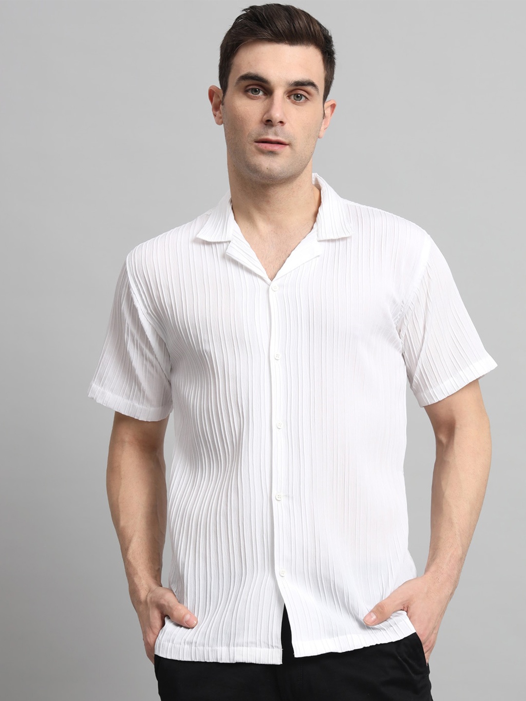 

Wuxi Classic Striped Spread Collar Short Sleeves Casual Shirt, White