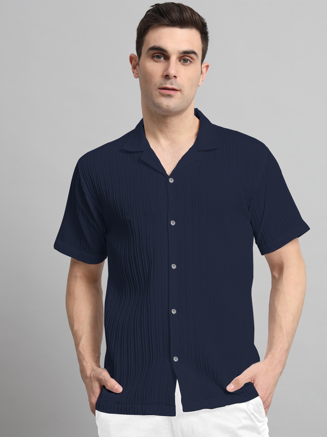 

Wuxi Classic Striped Spread Collar Short Sleeves Casual Shirt, Navy blue