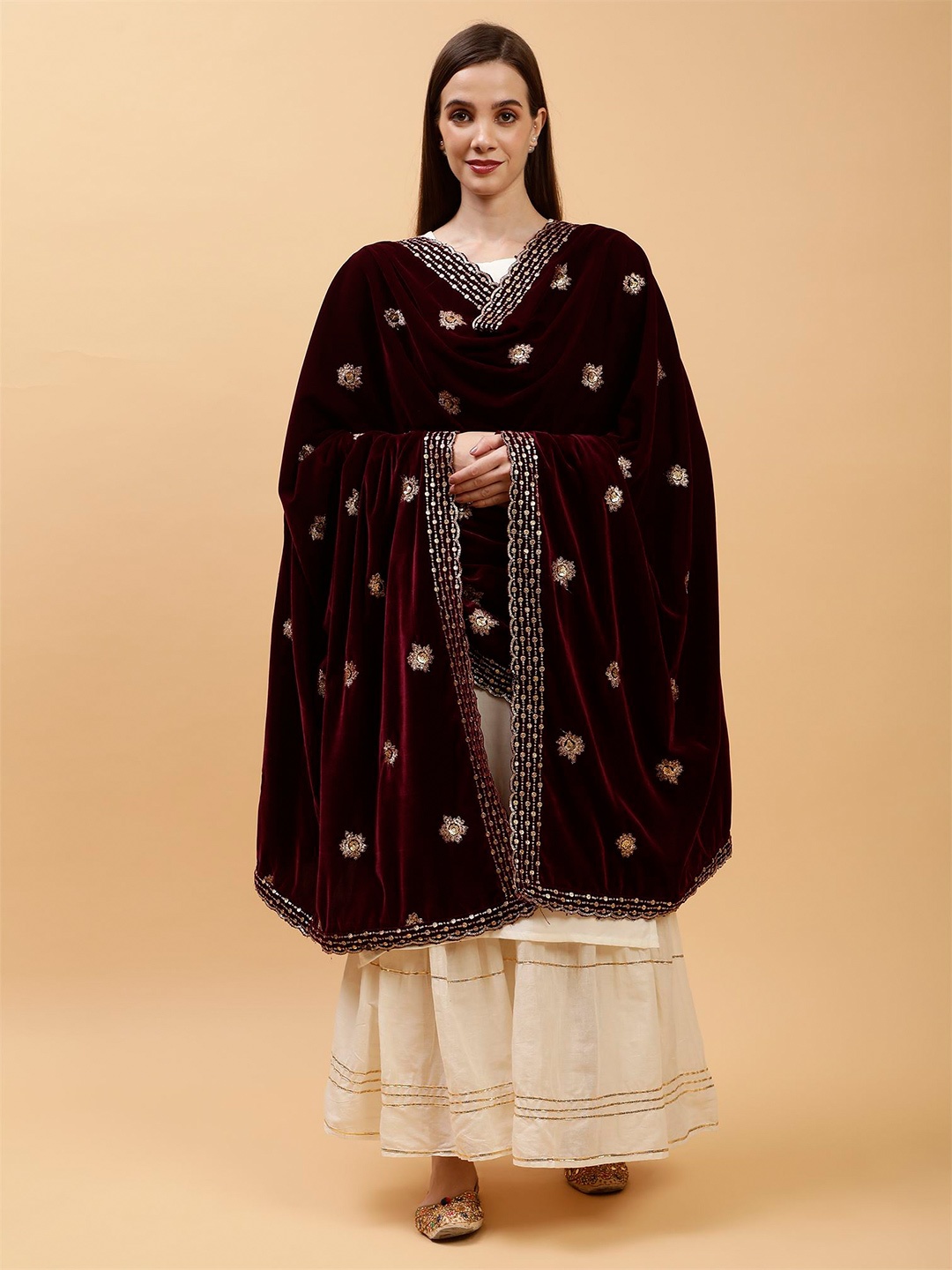 

Moda Chales Ethnic Motifs Embroidered Velvet Dupatta with Sequinned, Burgundy