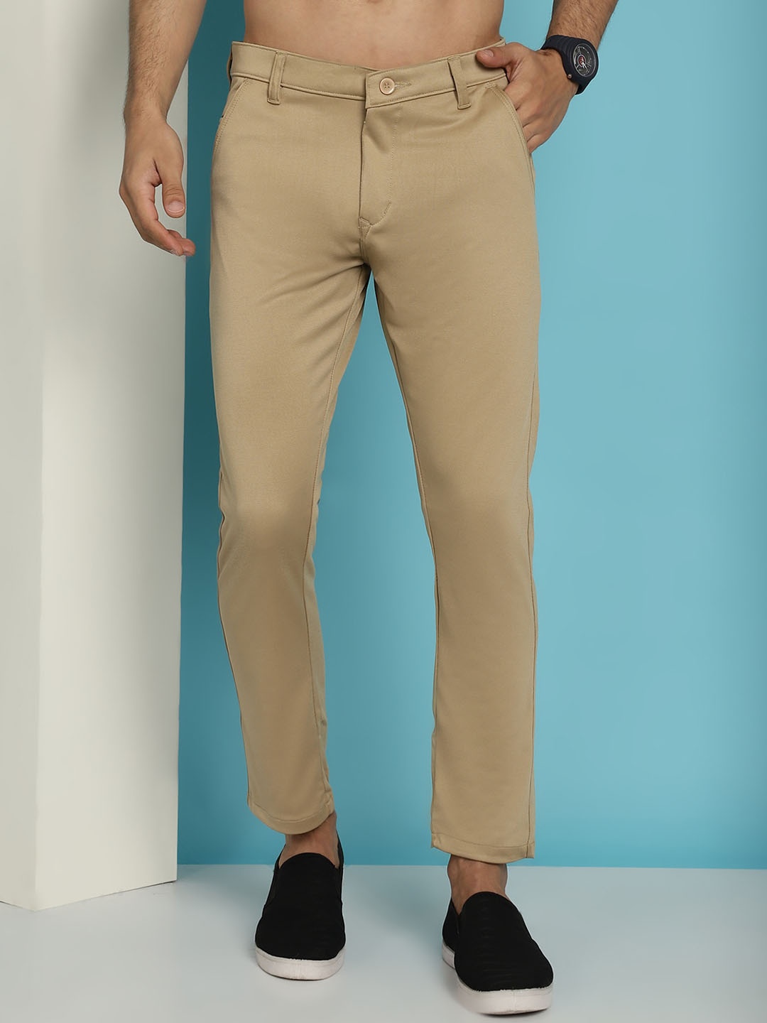 

Indian Needle Men Relaxed Tapered Fit Cotton Easy Wash Trouser, Beige