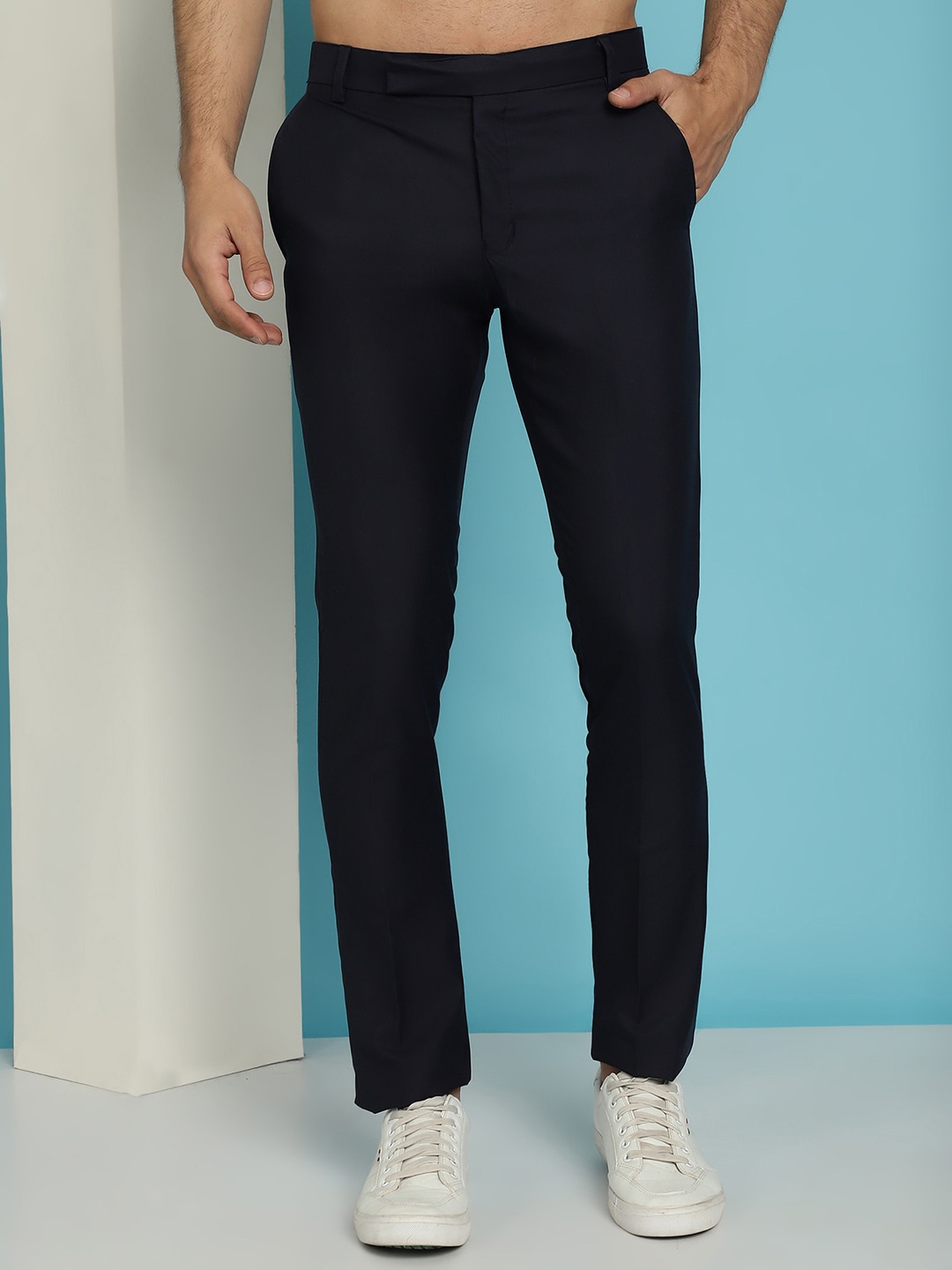 

Indian Needle Men Relaxed Tapered Fit Cotton Easy Wash Trouser, Navy blue