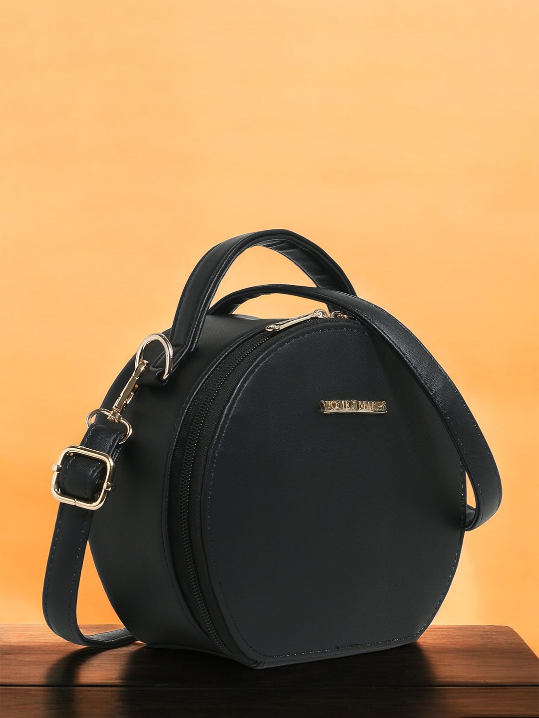 

WOMEN MARKS Structured Sling Bag, Black