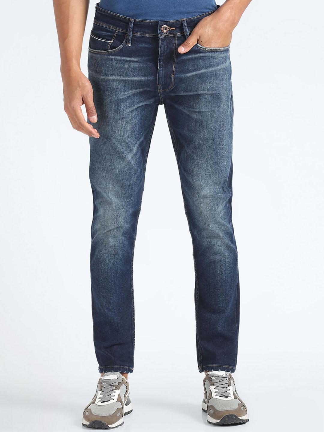 

Flying Machine Men Tapered Fit Mid-Rise Light Fade Stretchable Jeans, Blue