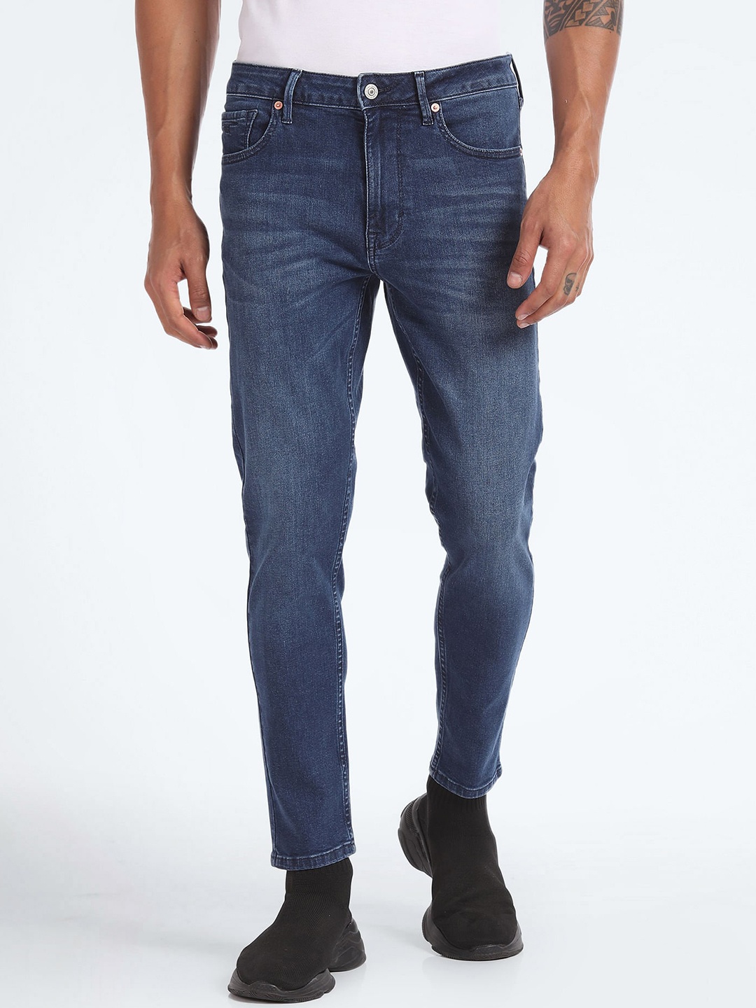 

Flying Machine Men Tapered Fit High-Rise Light Fade Stretchable Jeans, Blue