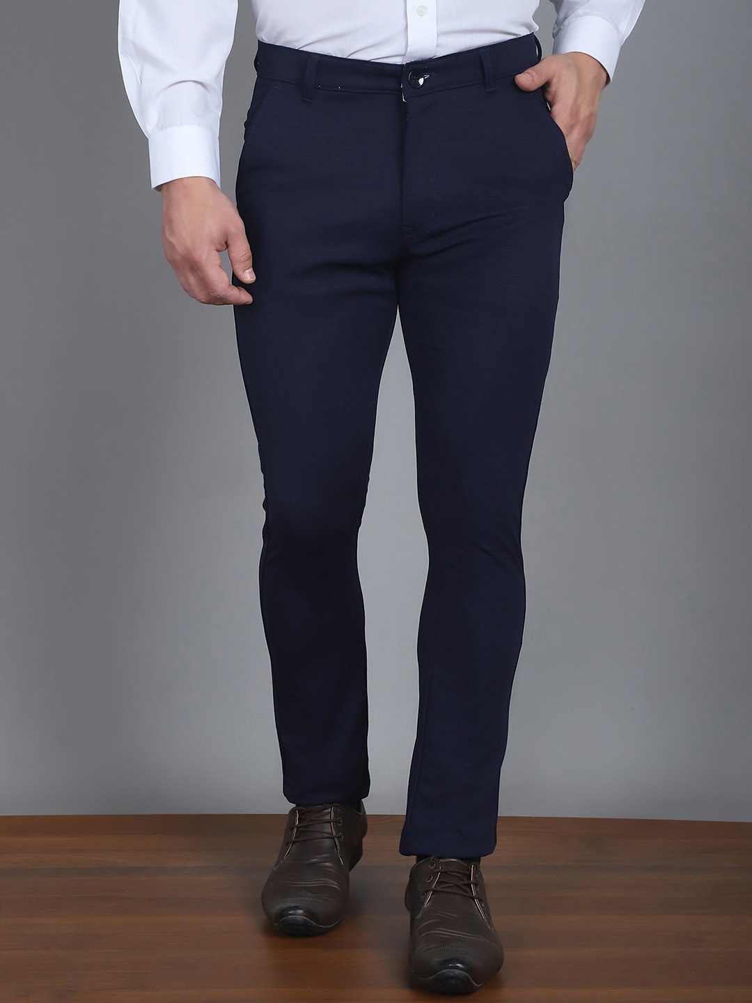 

Indian Needle Men Cotton Lycra Relaxed Tapered Fit Easy Wash Trousers, Navy blue