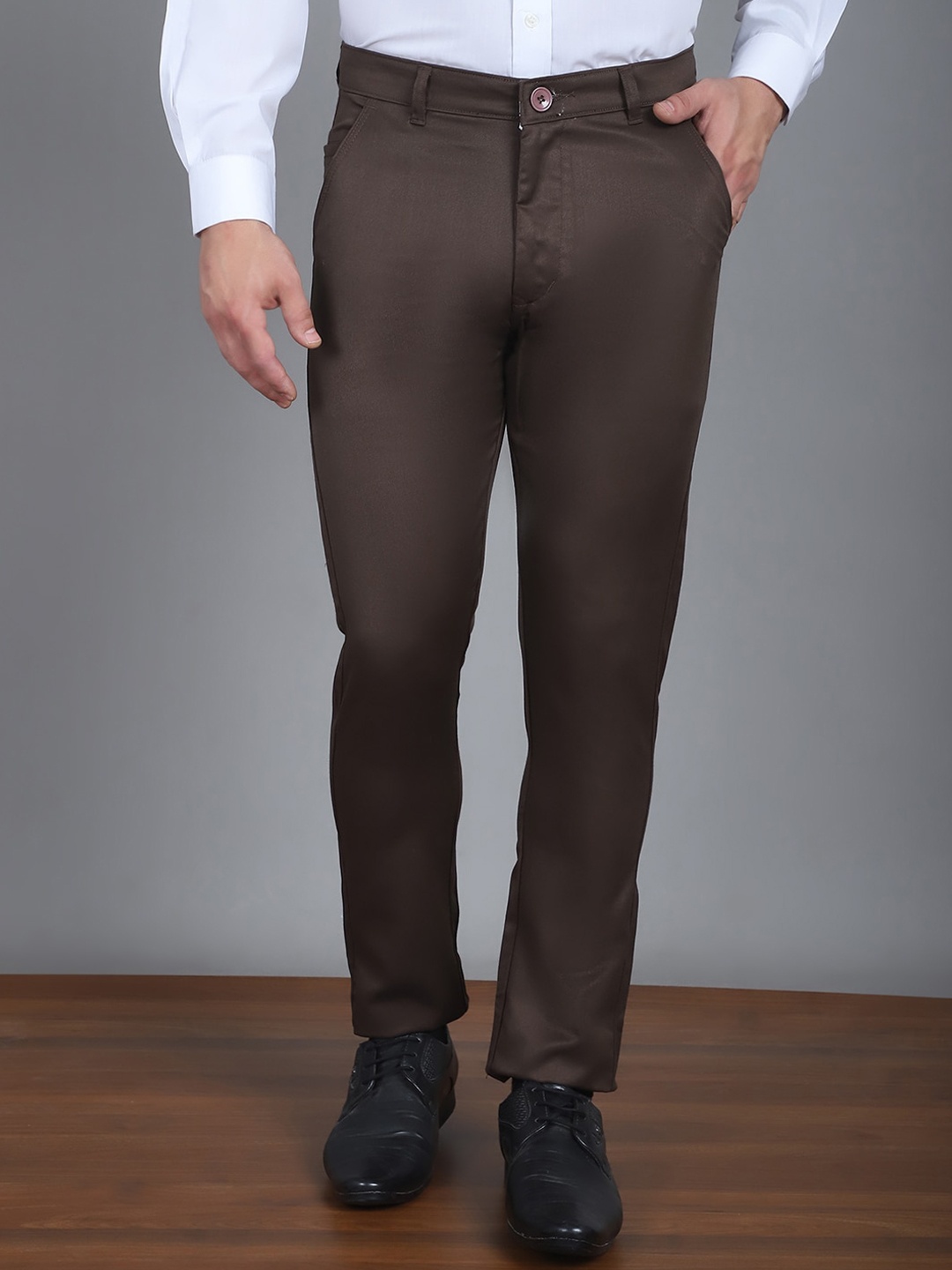 

Indian Needle Men Cotton Relaxed Tapered Fit Easy Wash Trousers, Coffee brown