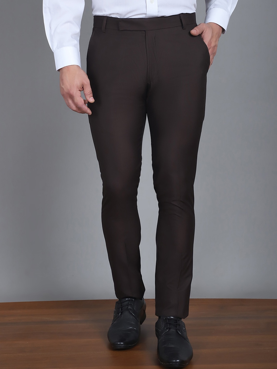 

Indian Needle Men Flat Front Mid Rise Relaxed Tapered Fit Formal Regular Trousers, Coffee brown