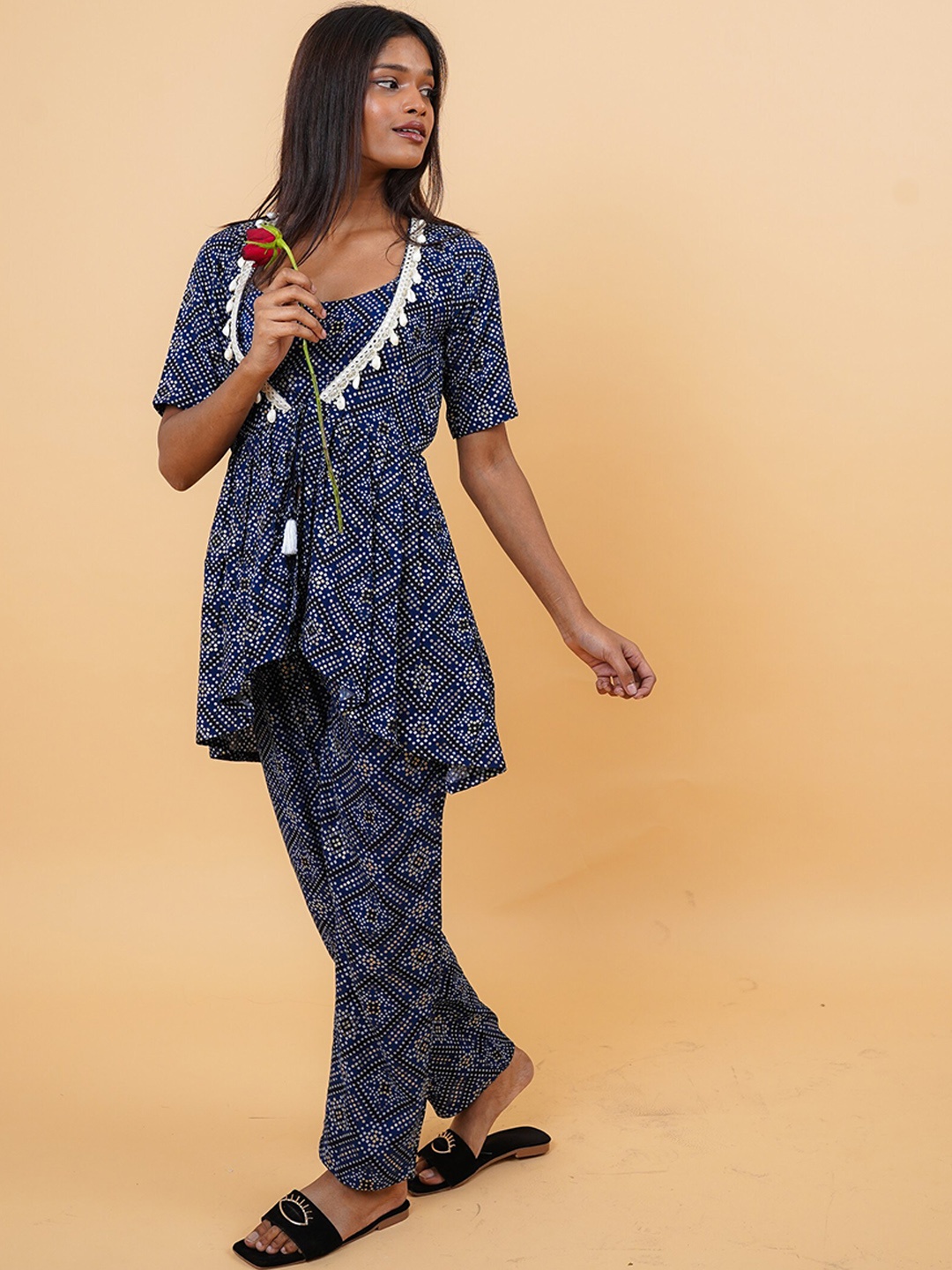 

HOUSE OF MIRA Bandhani Printed Regular Kurti with Trouser, Blue