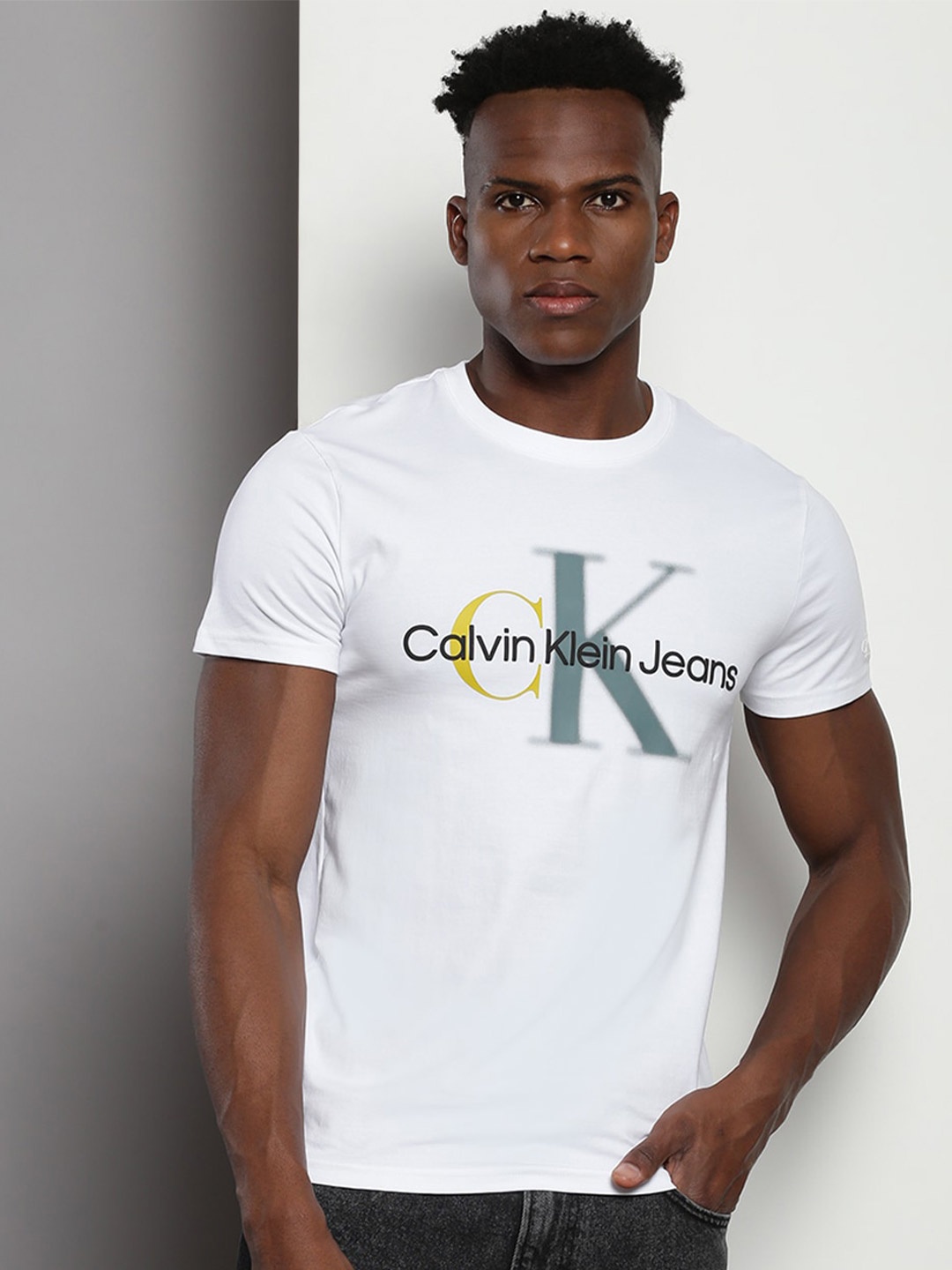 

Calvin Klein Jeans Men Brand Logo Applique Round Neck Short Sleeves Cotton Slim Fit T-shirt, White