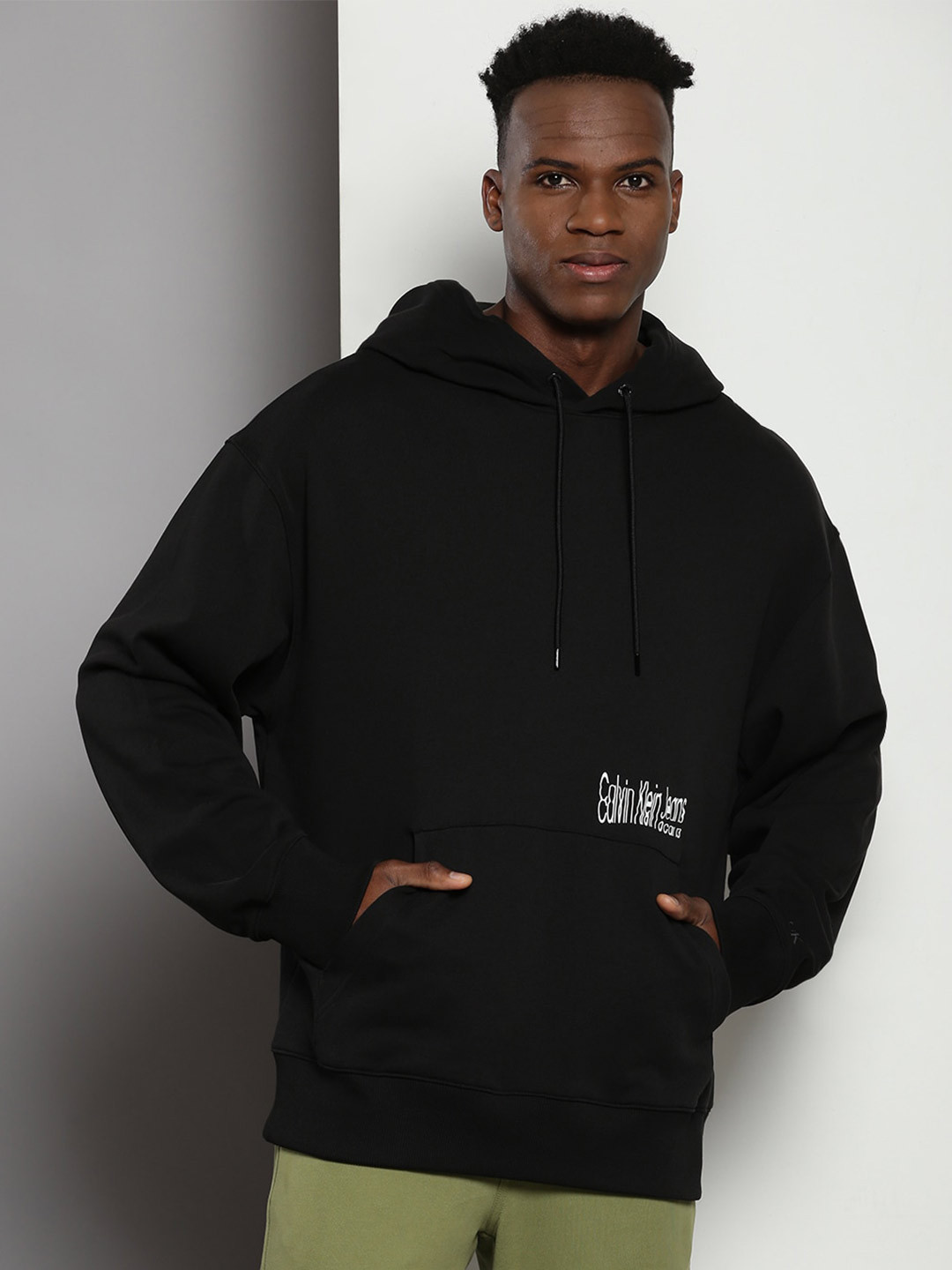 

Calvin Klein Jeans Pullover Hood Graphic Printed Hooded Cotton Ribbed Casual Sweatshirt, Black