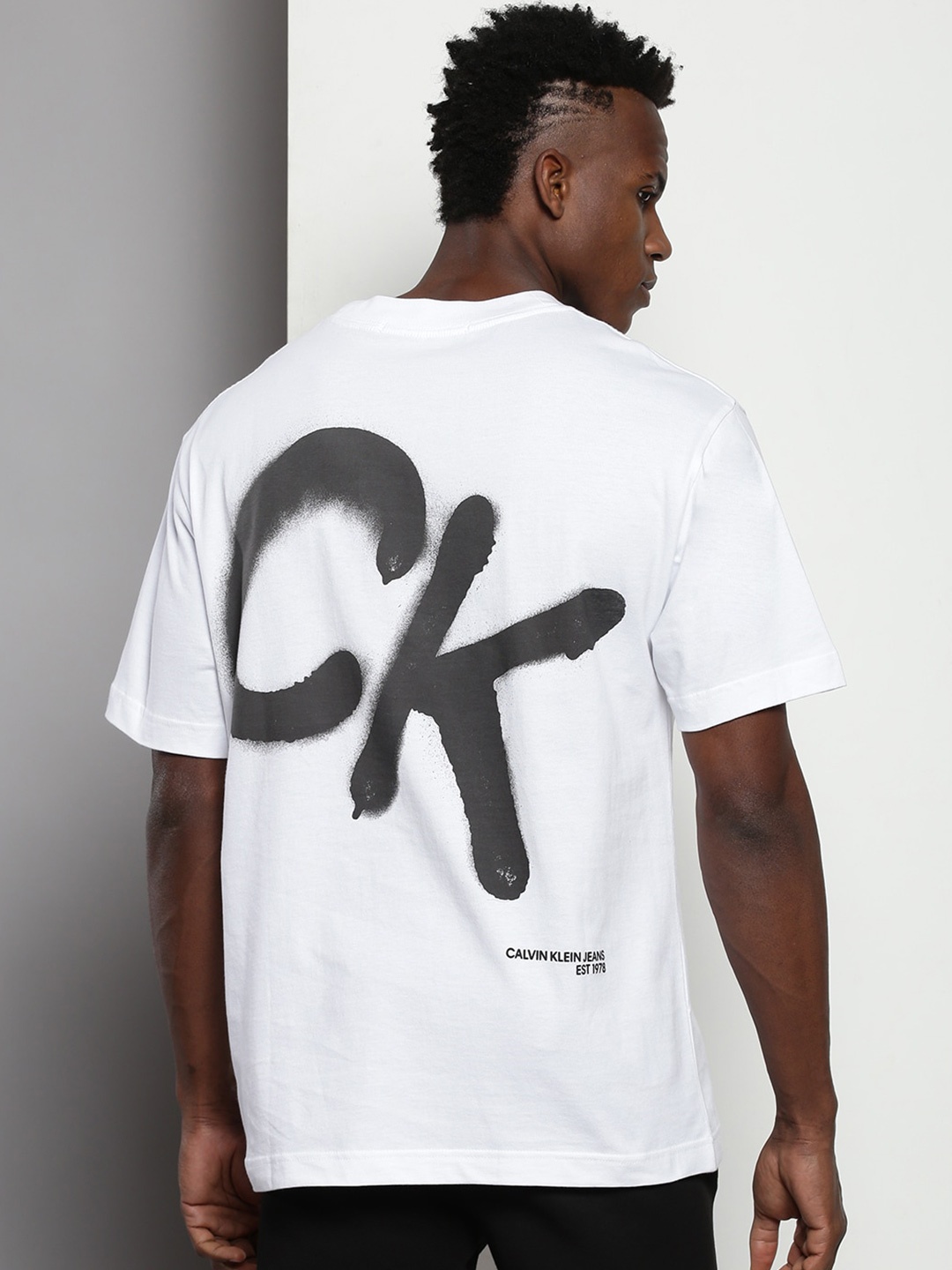 

Calvin Klein Brand Logo Printed Cotton Pockets Relaxed Fit T-shirt, White