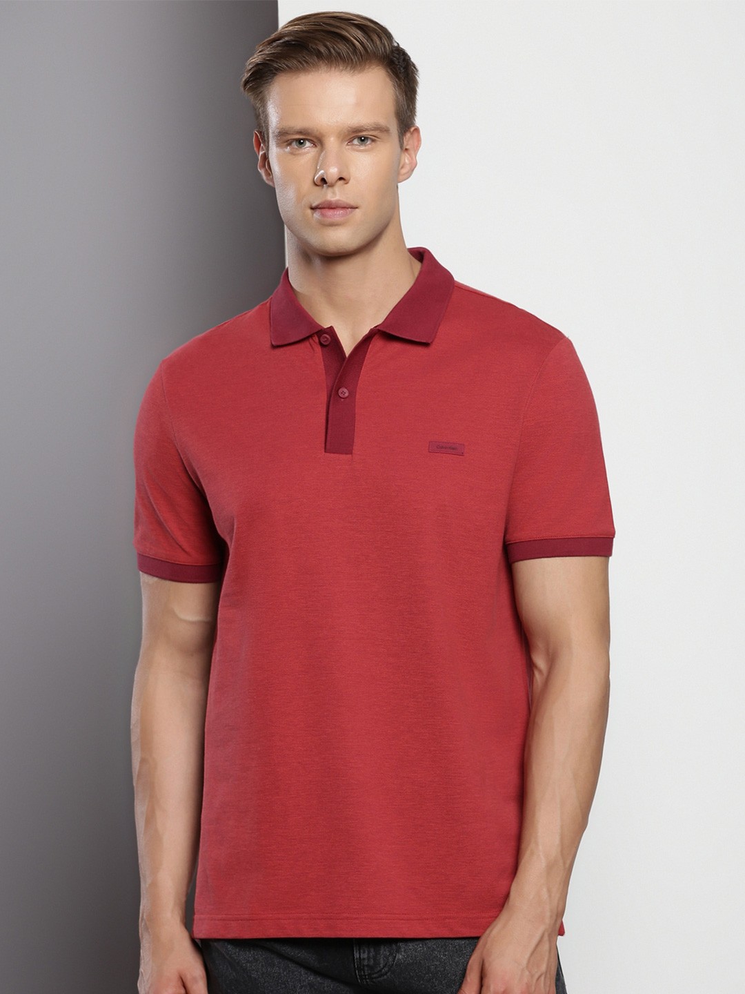

Calvin Klein Jeans Polo Collar Applique Cotton Regular Fit T-shirt, Maroon