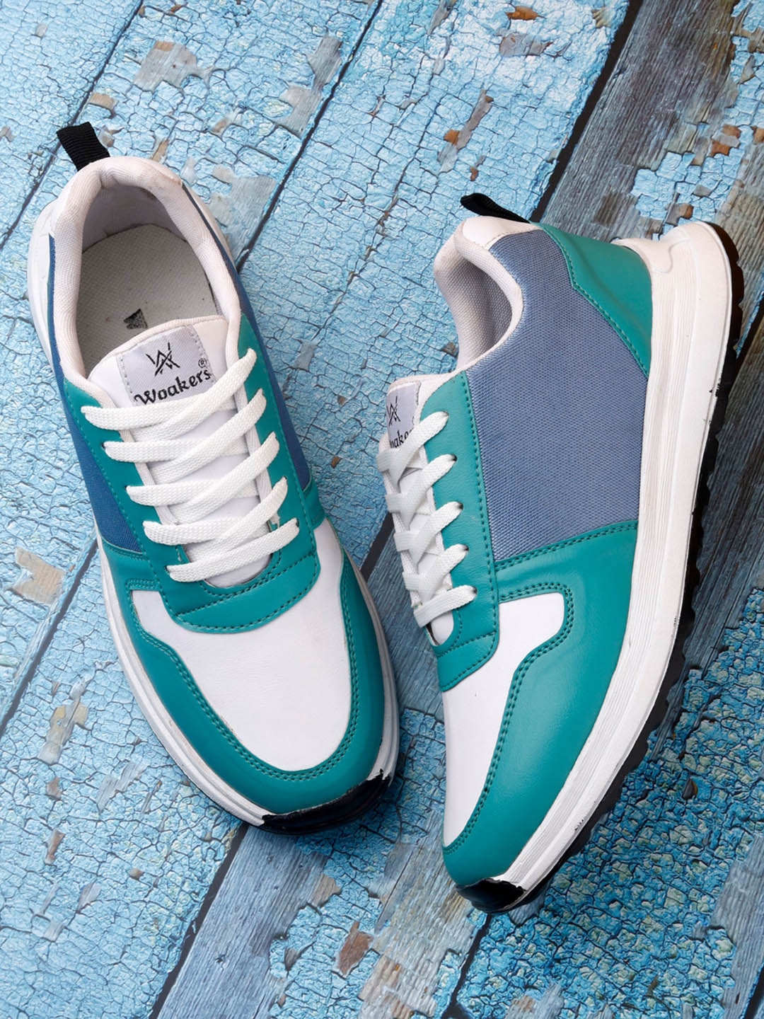 

Woakers Men Colourblocked Contrast Sole Lace-Ups Sneakers, Blue