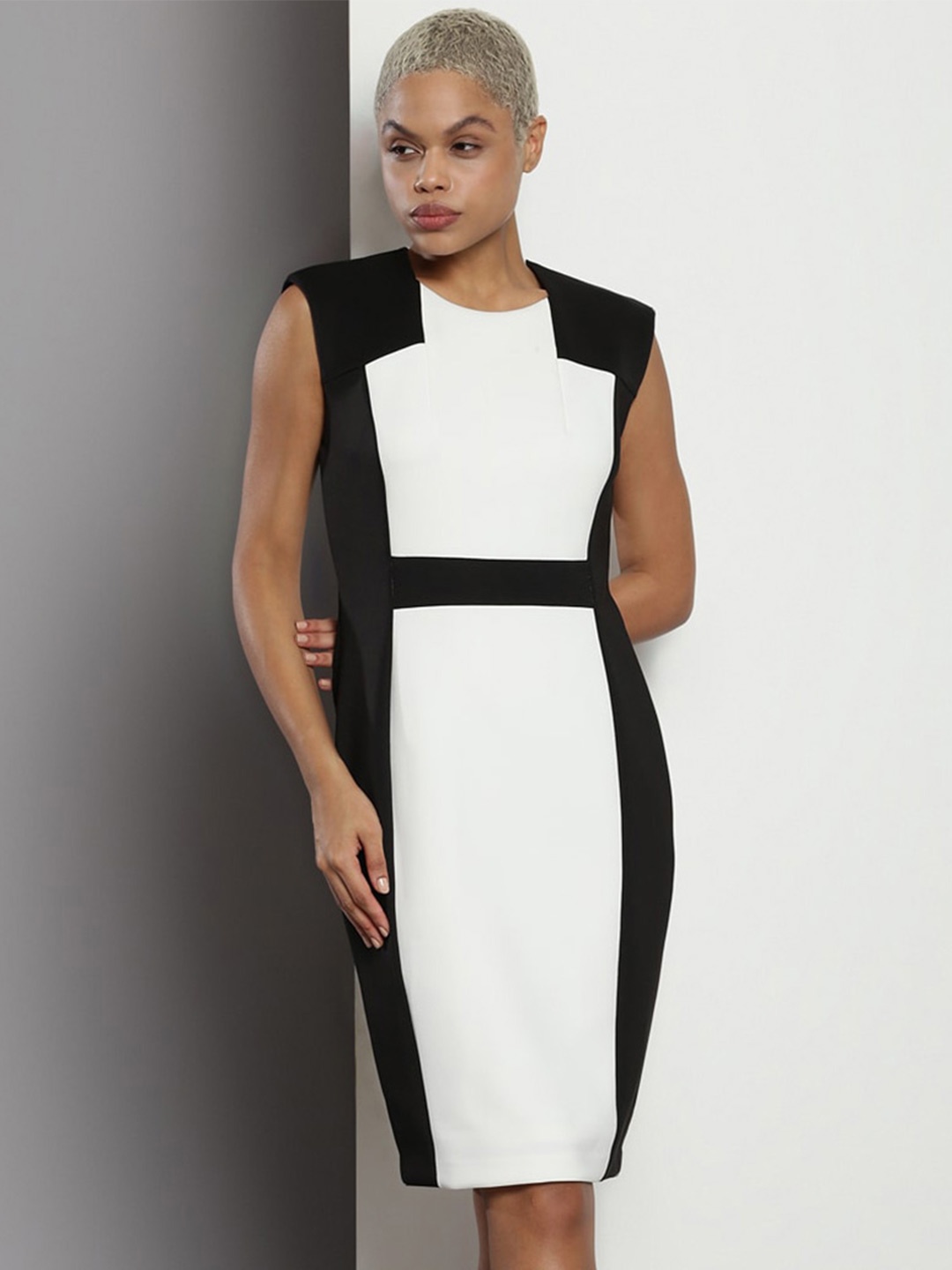 

Calvin Klein Colourblocked Round Neck Opaque Sheath Dress, Black