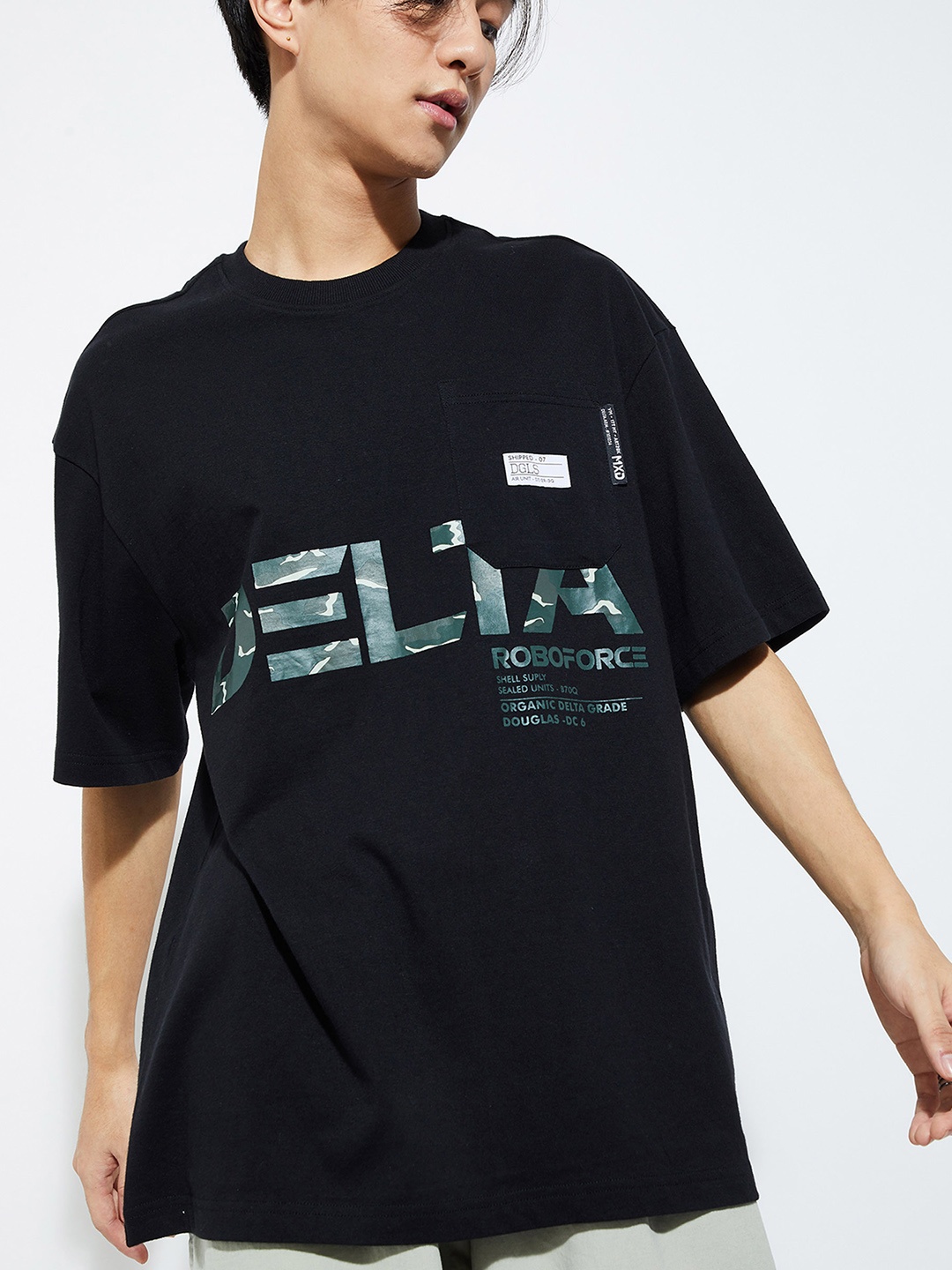 

max URB_N Typography Printed Pure Cotton Relaxed Fit Pocket T-shirt, Black