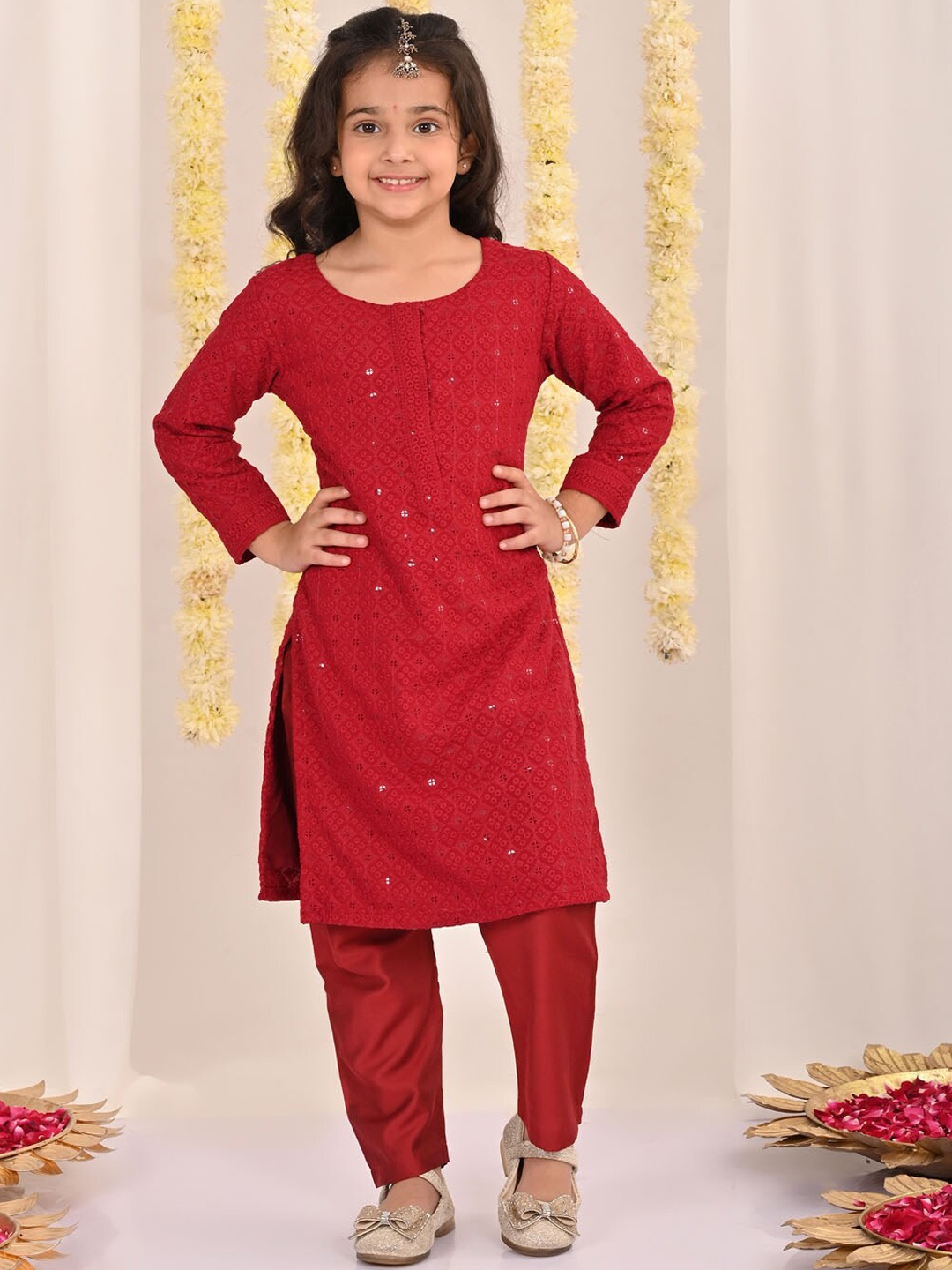 

VASTRAMAY Girls Embroidered Thread Work Straight Kurta with Trouser, Maroon