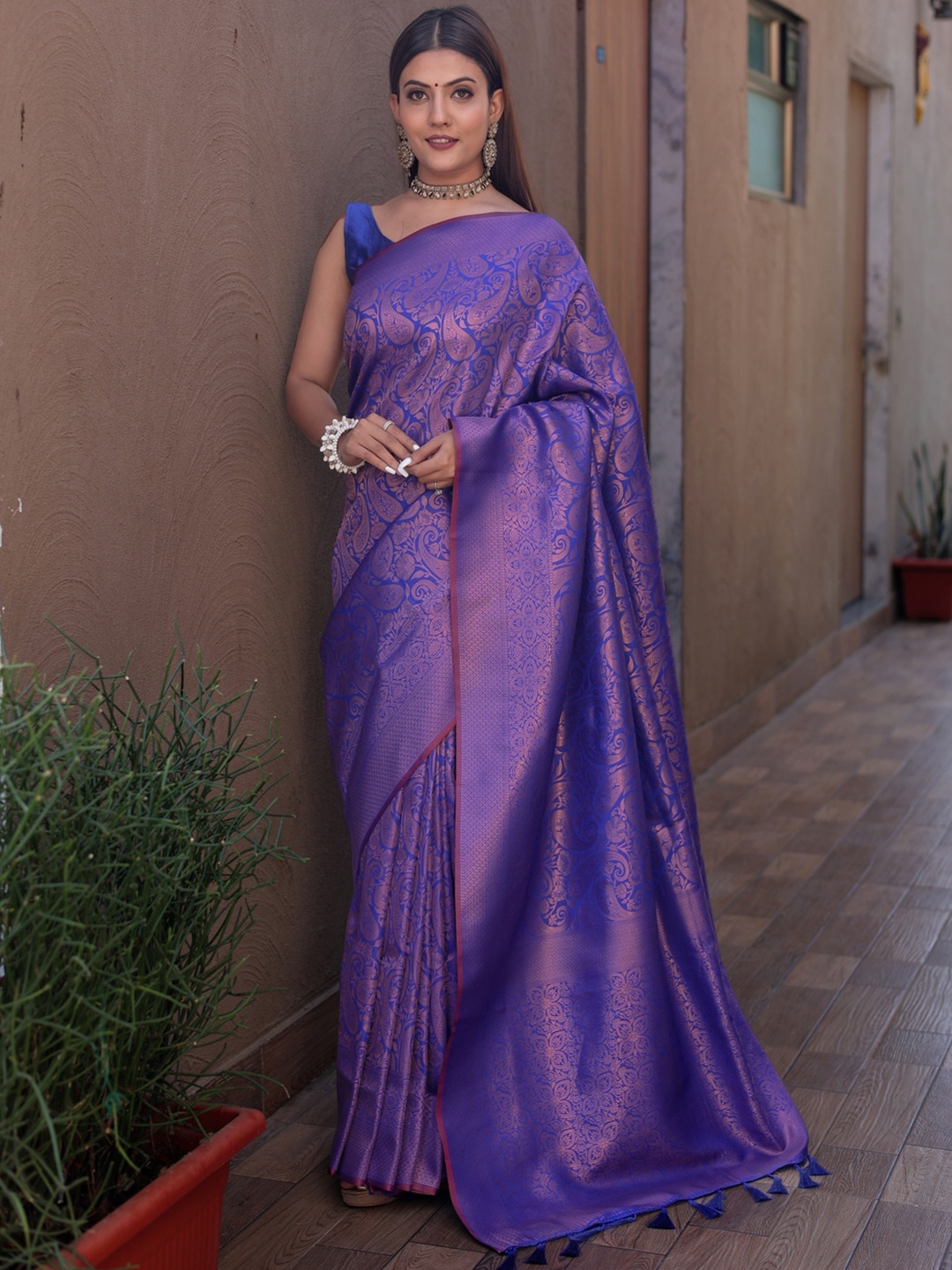 

Kandora Woven Design Zari Kanjeevaram Saree, Blue