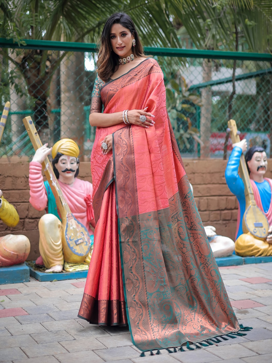 

Kandora Woven Design Zari Kanjeevaram Saree, Red