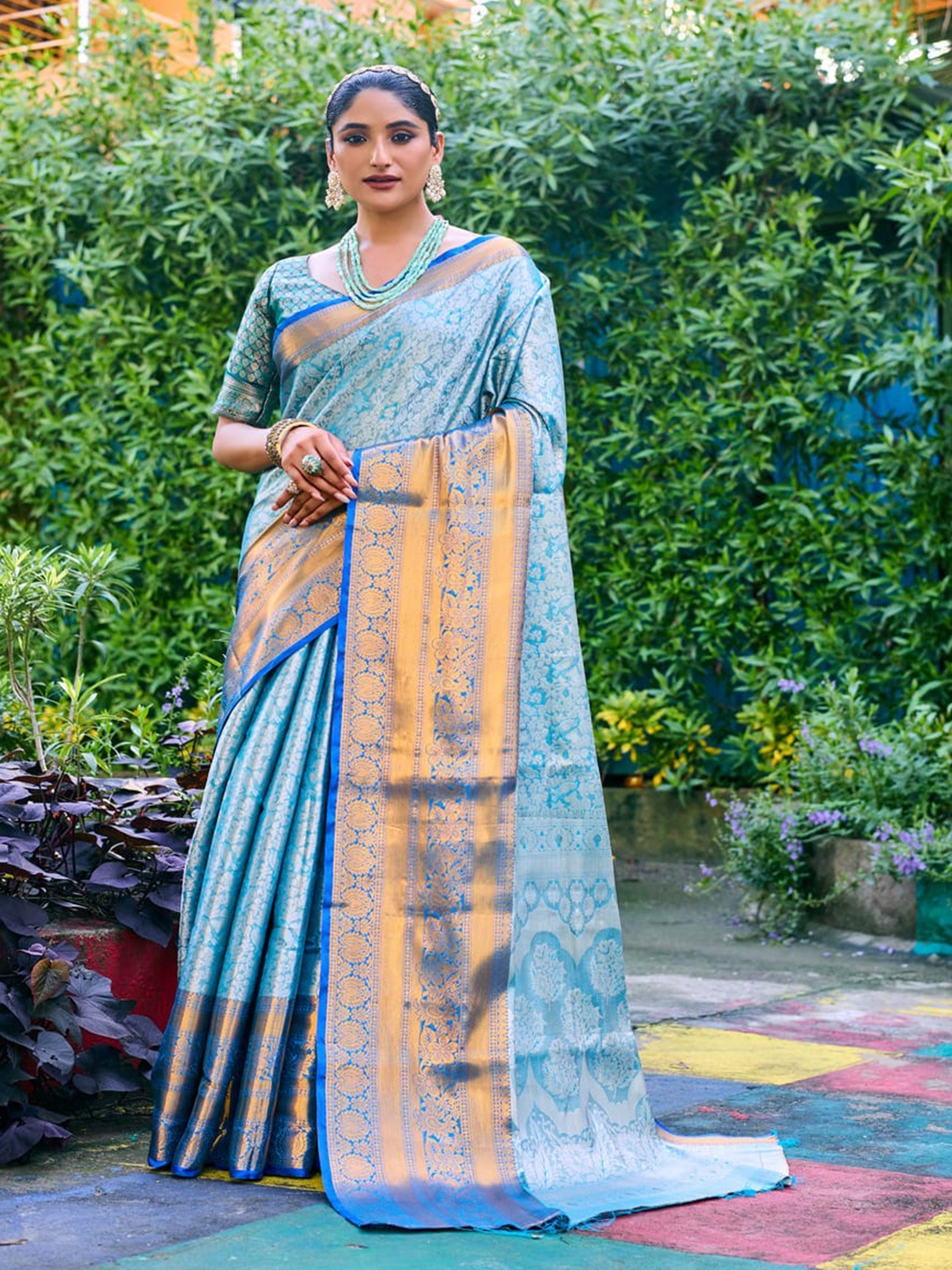 

Kandora Ethnic Motifs Zari Tissue Banarasi Saree, Blue