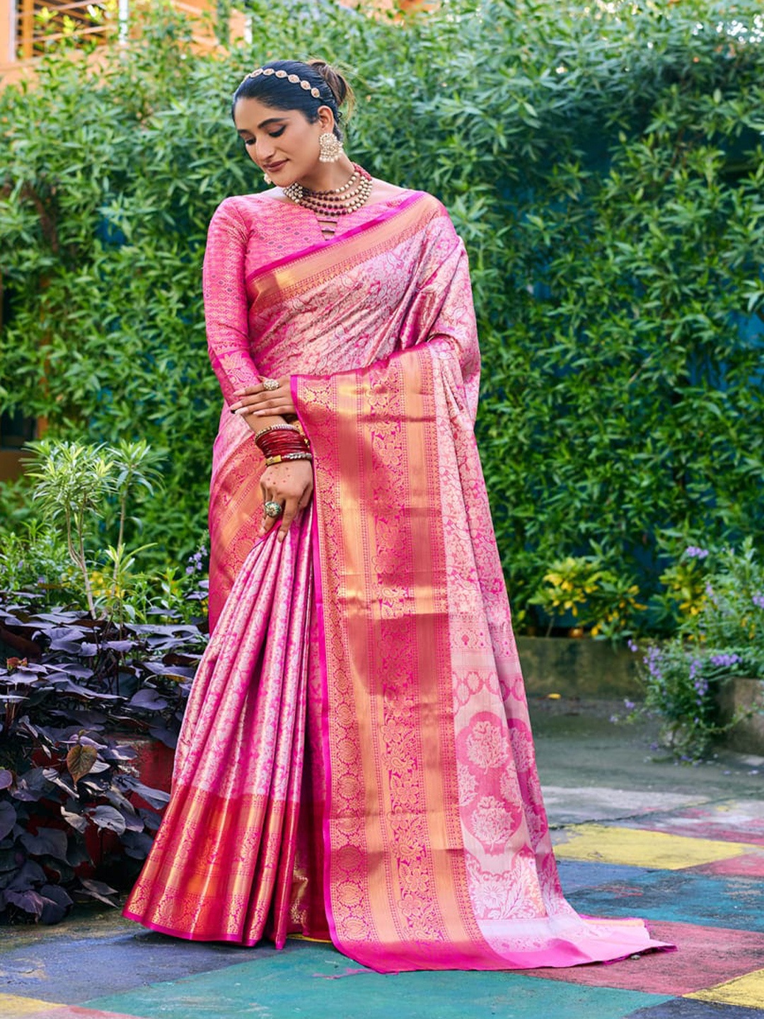 

Kandora Woven Design Zari Tissue Banarasi Saree, Pink