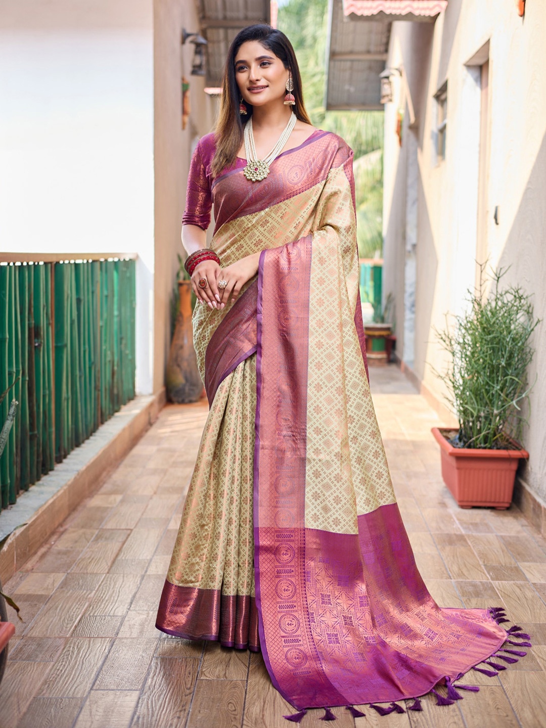 

Kandora Woven Design Zari Kanjeevaram Saree, Sea green