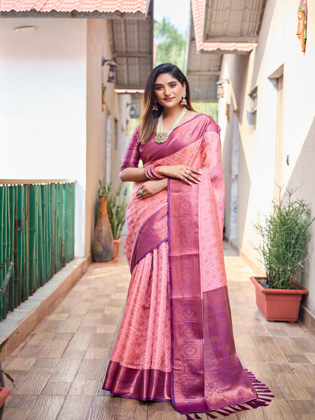 

Kandora Woven Design Zari Kanjeevaram Saree, Pink