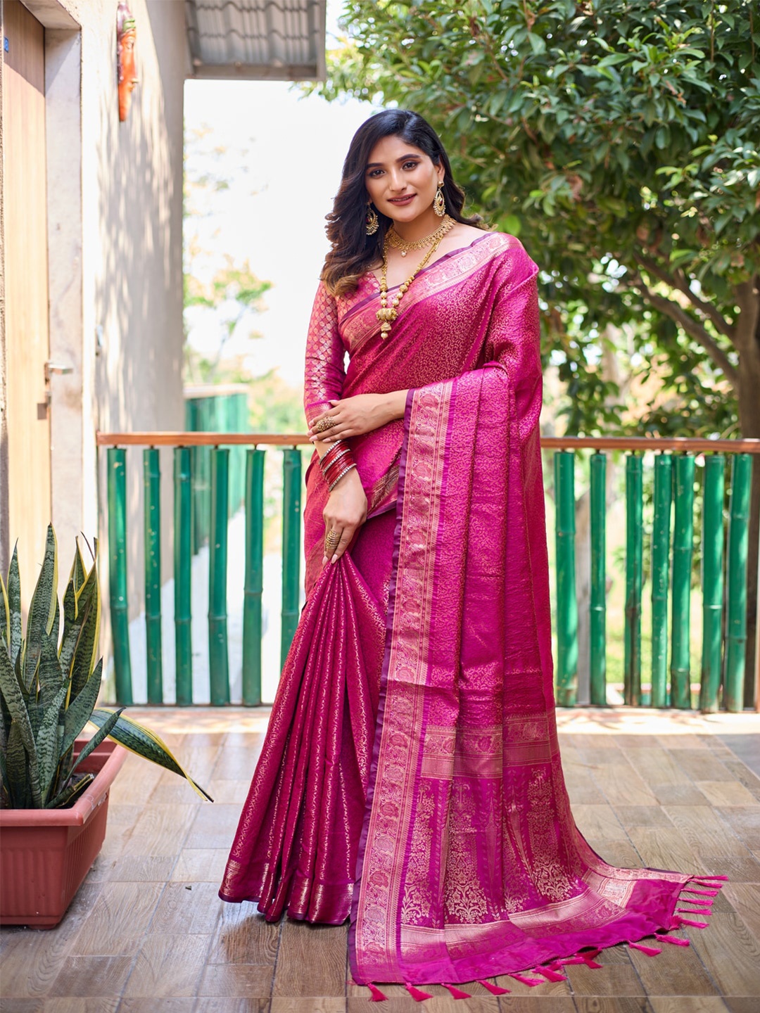 

Kandora Ethnic motifs woven design Zari Kanjeevaram Saree, Pink