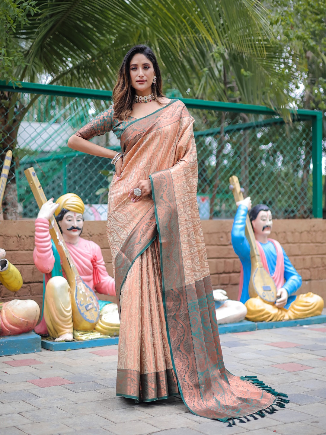 

Kandora Woven Design Zari Kanjeevaram Saree, Beige