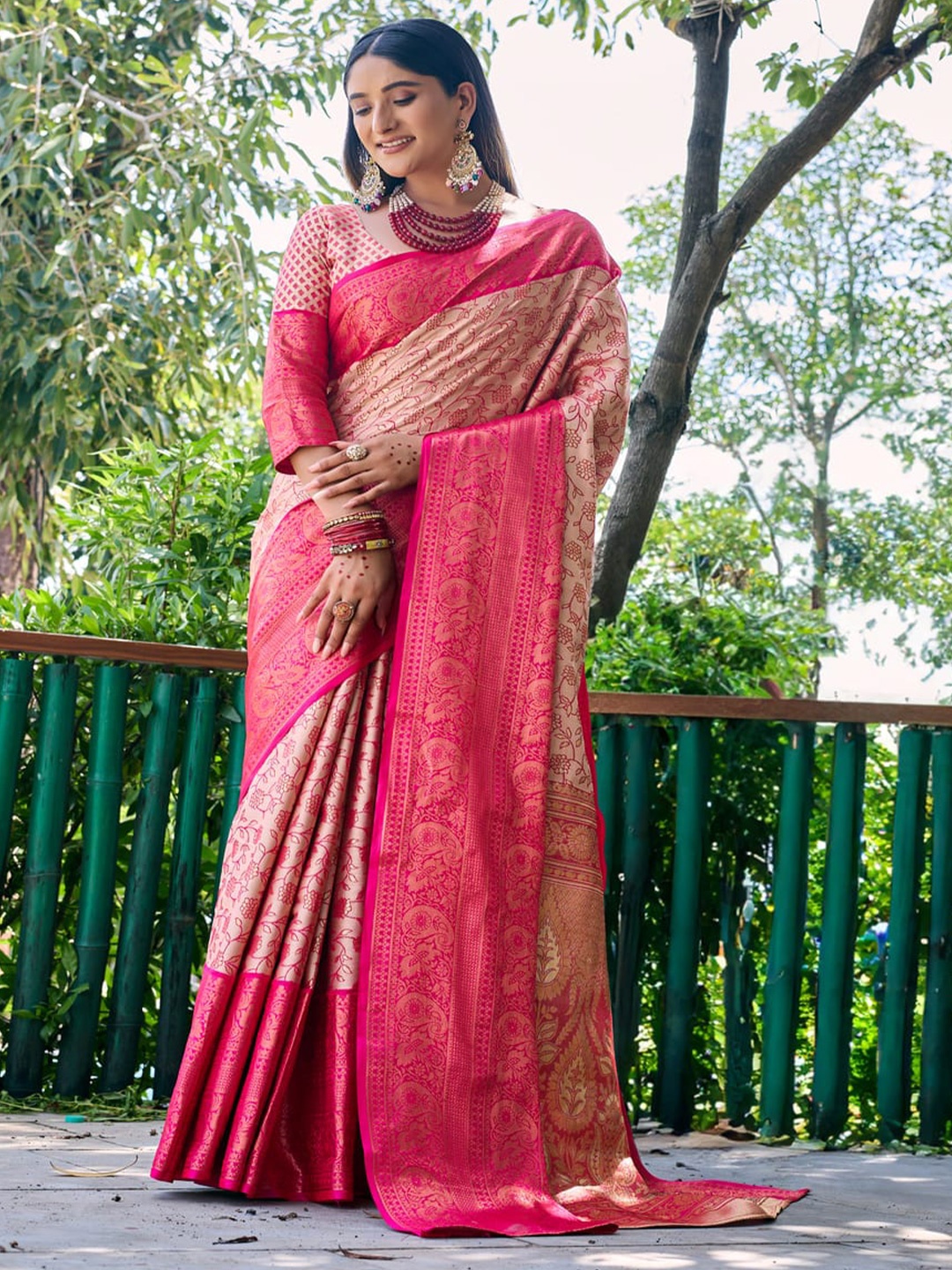 

Kandora Ethnic Motifs Zari Banarasi Saree, Pink