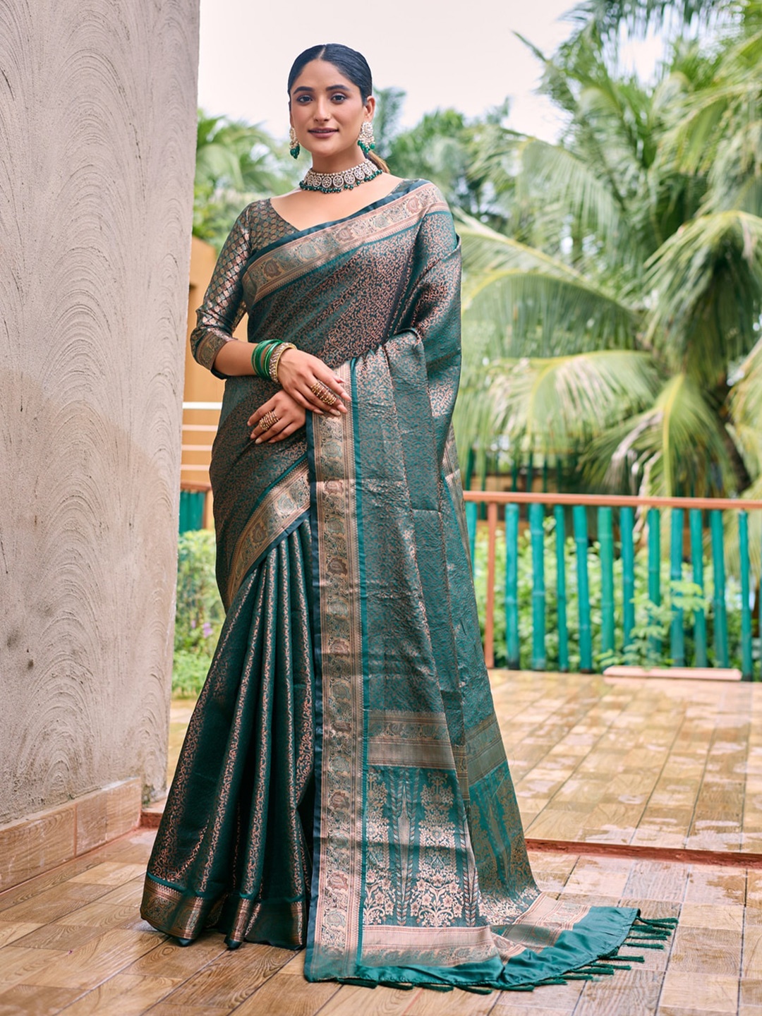 

Kandora Woven Design Zari Banarasi Saree, Green