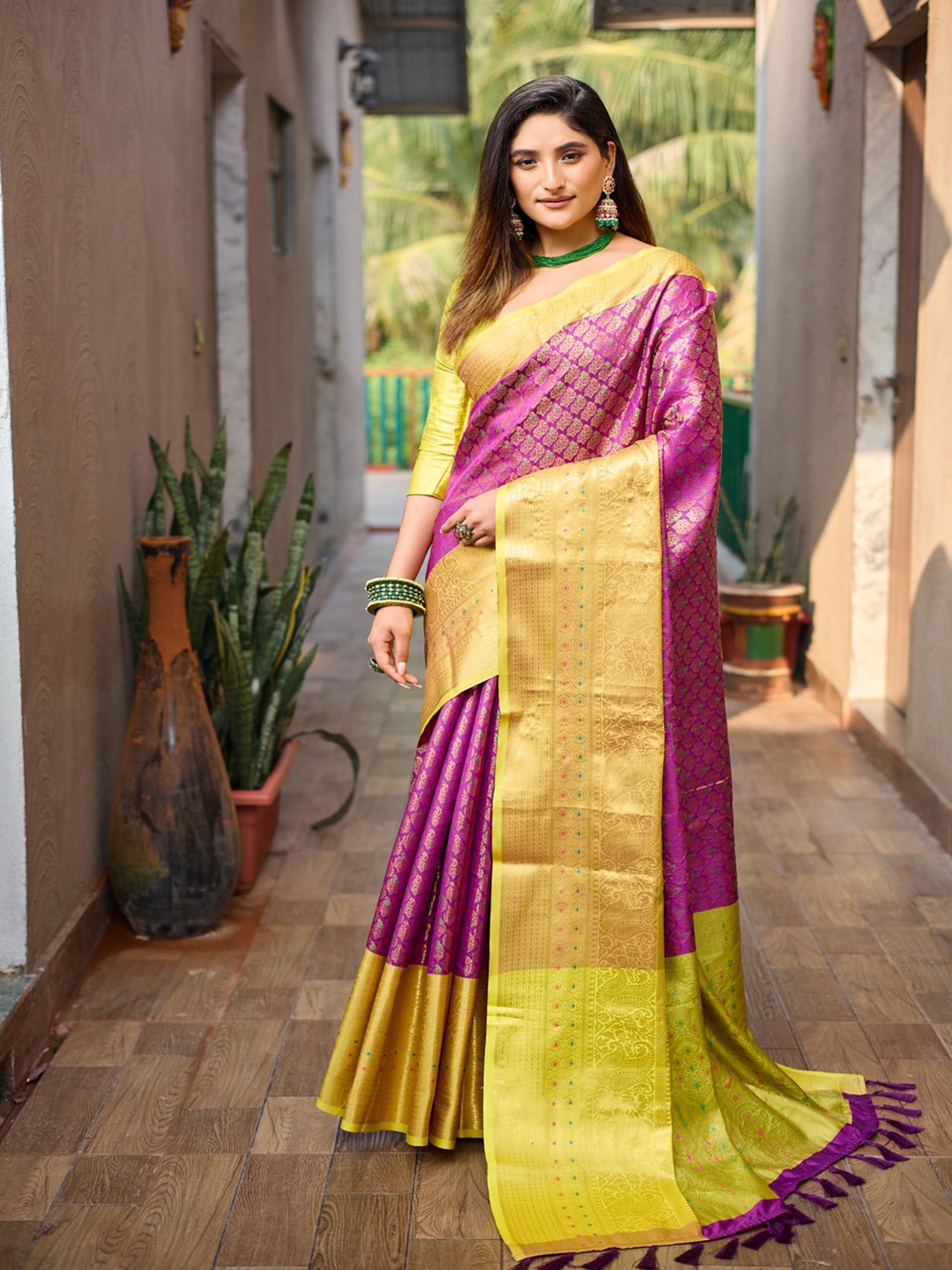 

Kandora Woven Design Zari Banarasi Saree, Purple