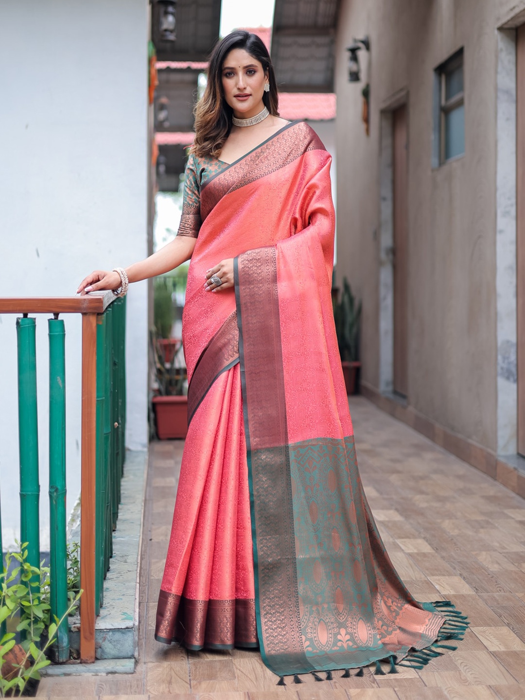 

Kandora Ethnic Motifs Woven Design Zari Kanjeevaram Silk Saree, Red