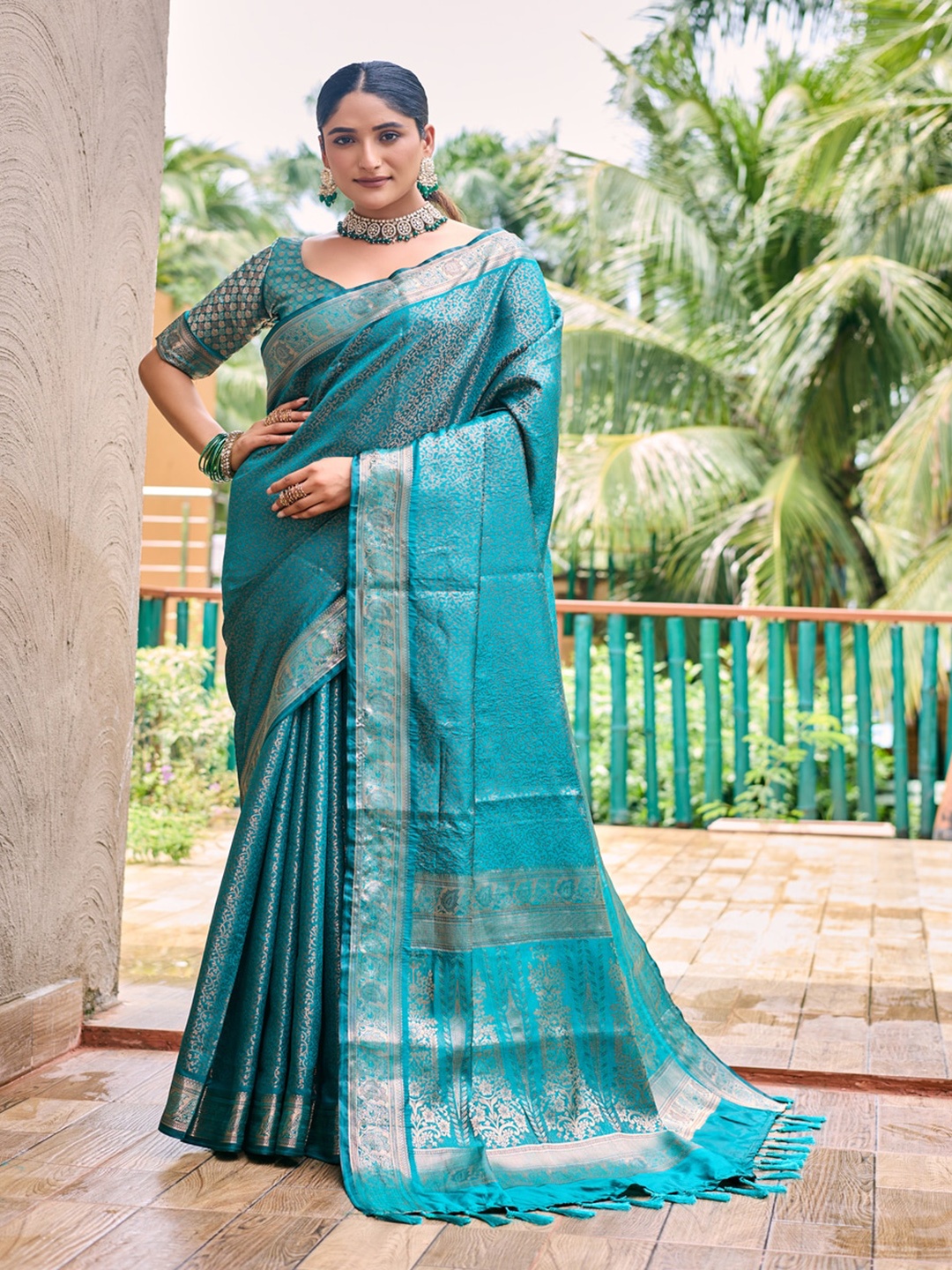 

Kandora Ethnic Motifs Woven Design Zari Banarasi Saree, Teal