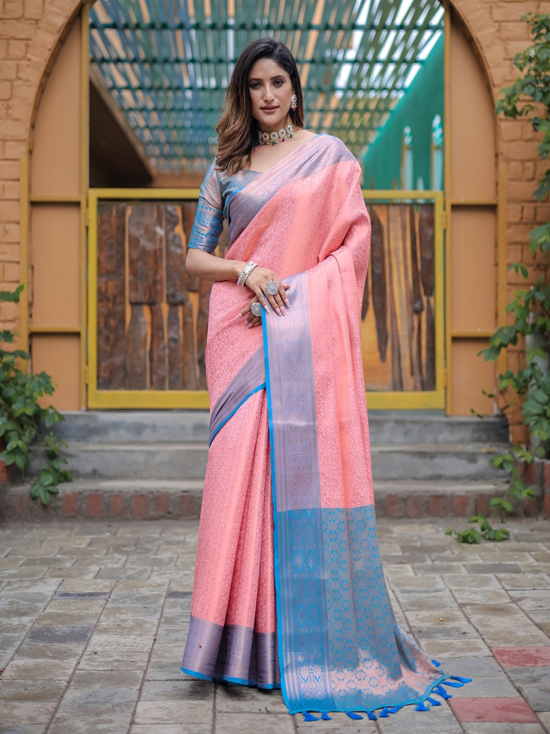 

Kandora Ethnic Motifs Woven Design Zari Kanjeevaram Silk Saree, Peach