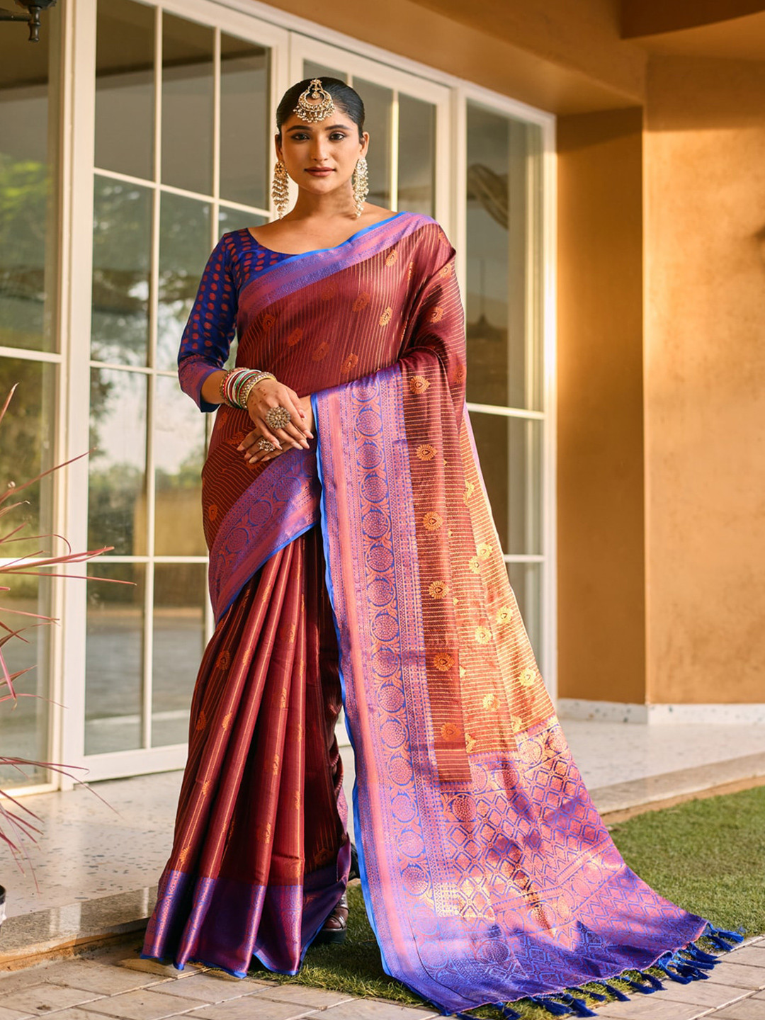 

Kandora Ethnic Motifs Woven Design Zari Banarasi Saree, Brown