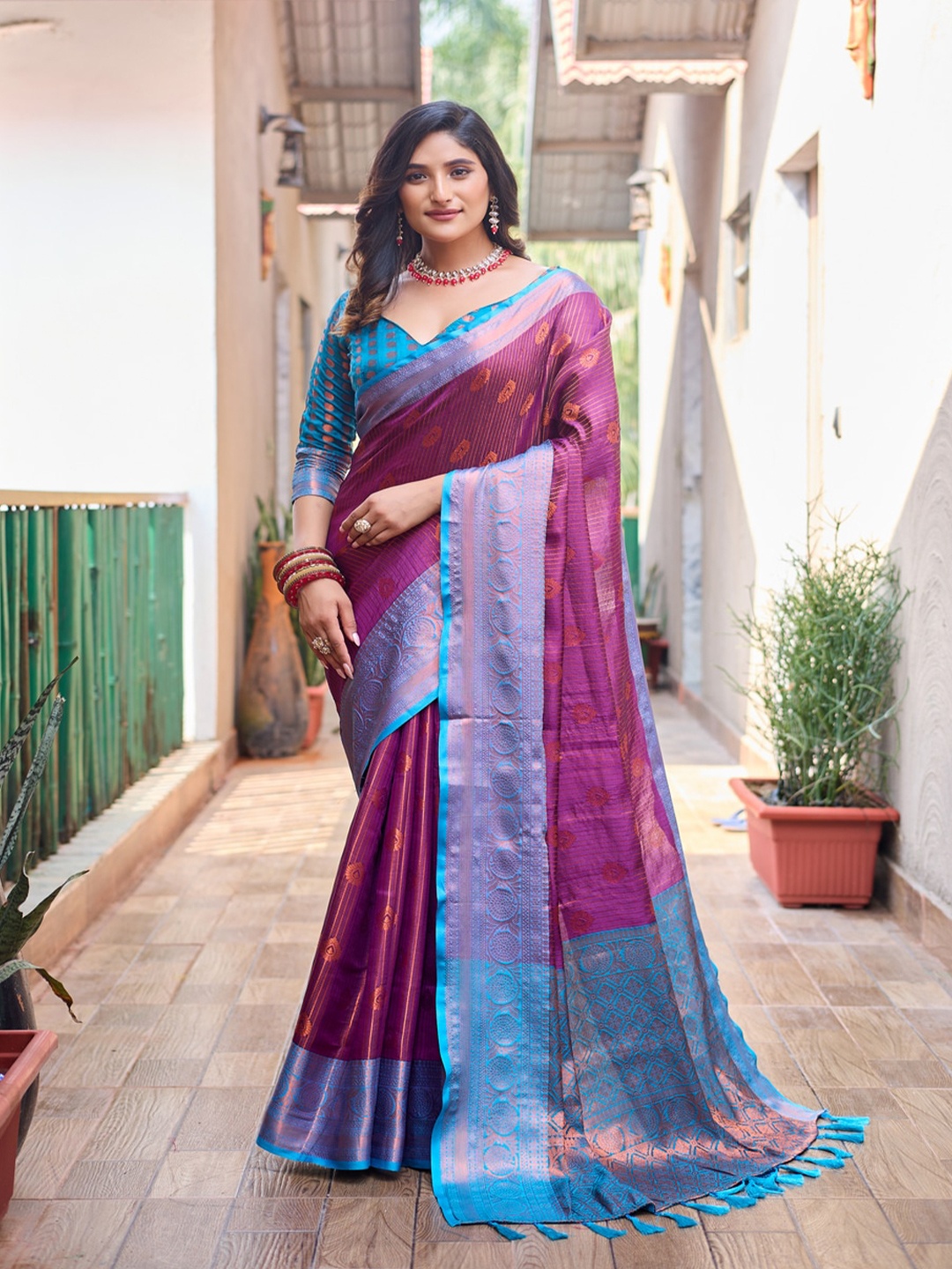 

Kandora Ethnic Motifs Woven Design Zari Banarasi Saree, Purple
