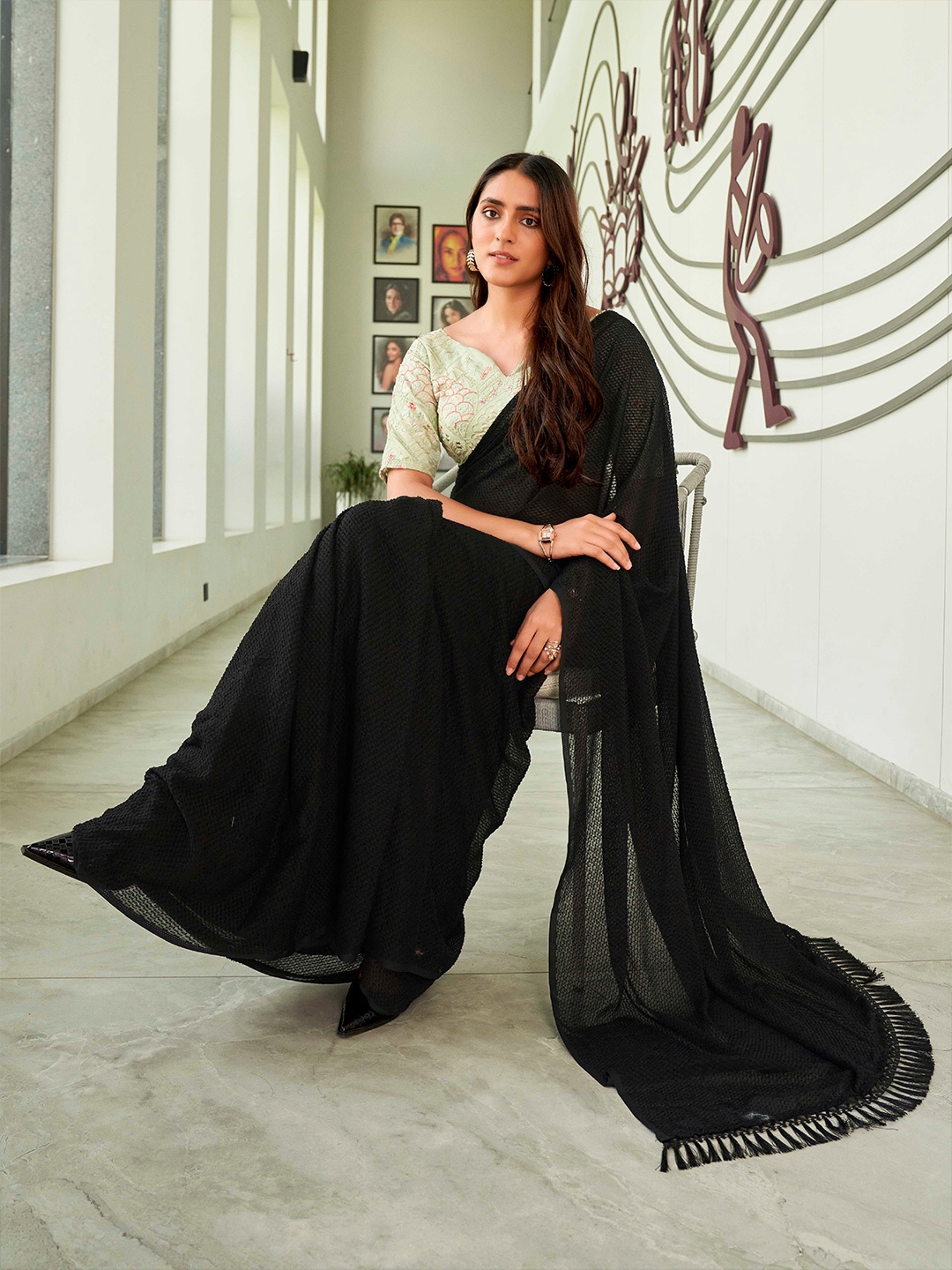 

Tikhi Imli Solid Georgette Saree, Black