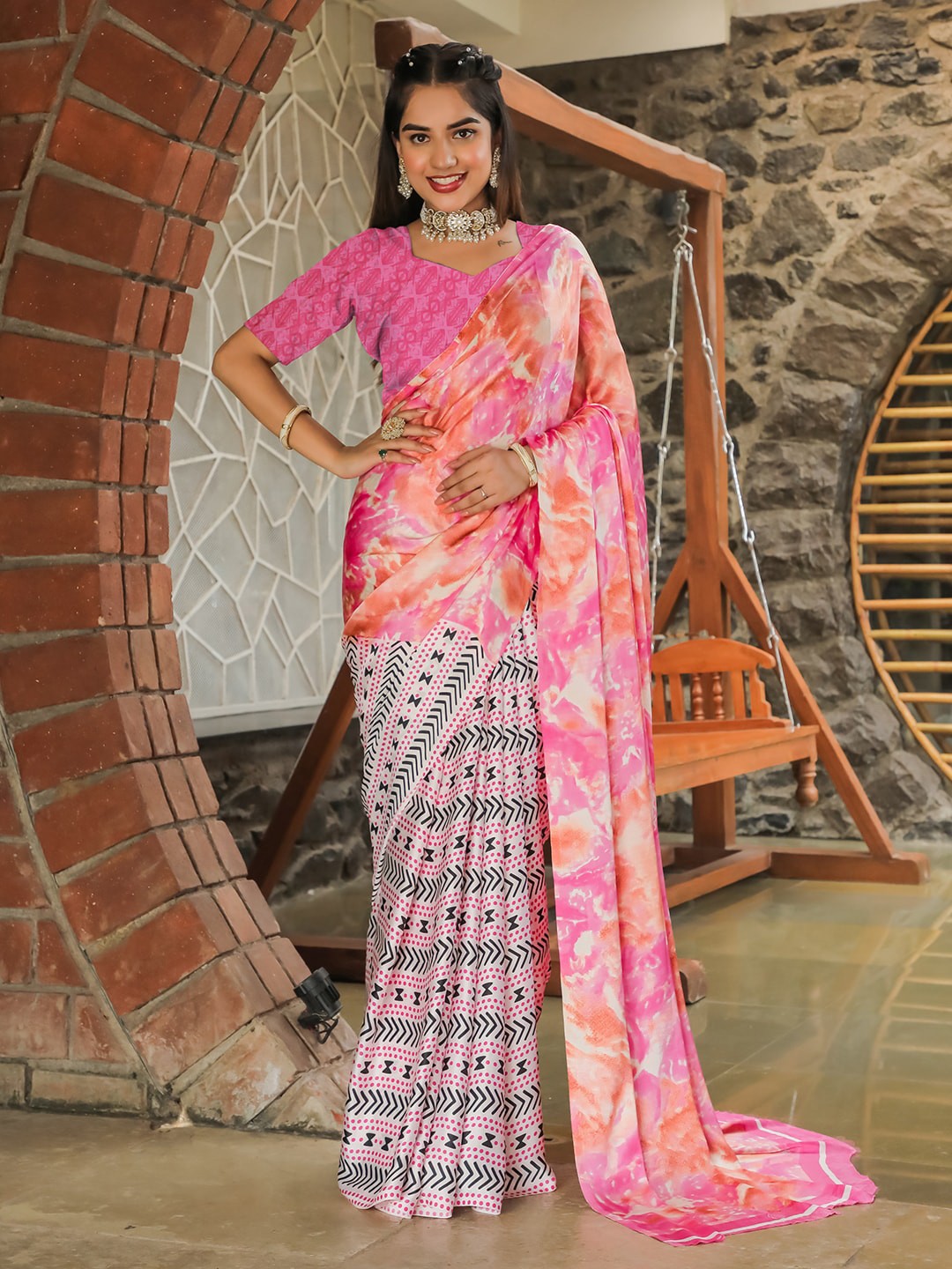 

Tikhi Imli Tie and Dye Crepe Half and Half Saree, Pink