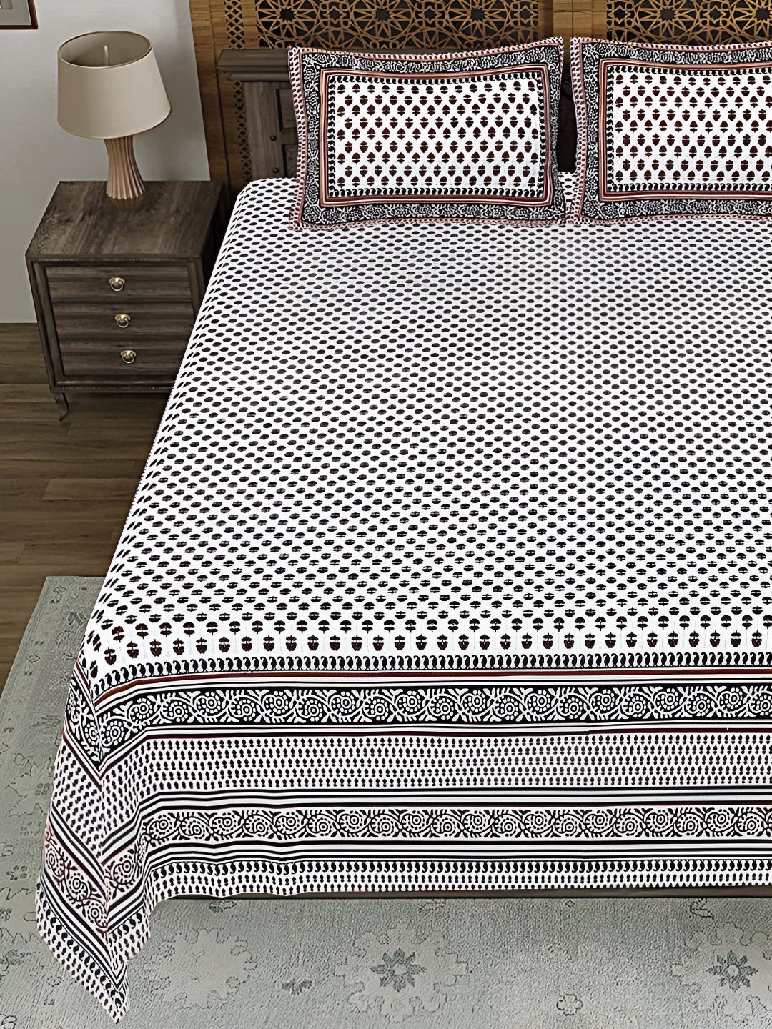 

LIVING ROOTS White & Brown Ethnic Printed Cotton 210 TC King Bedsheet Set