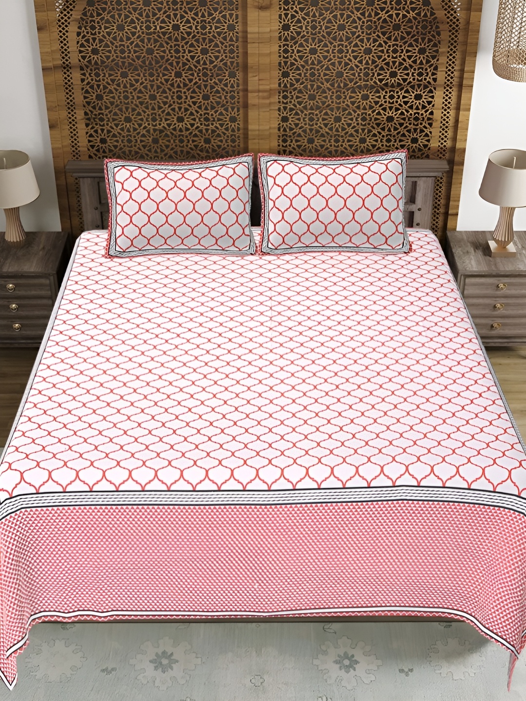 

LIVING ROOTS White & Red Geometric Printed Cotton 210 TC King Bedsheet Set