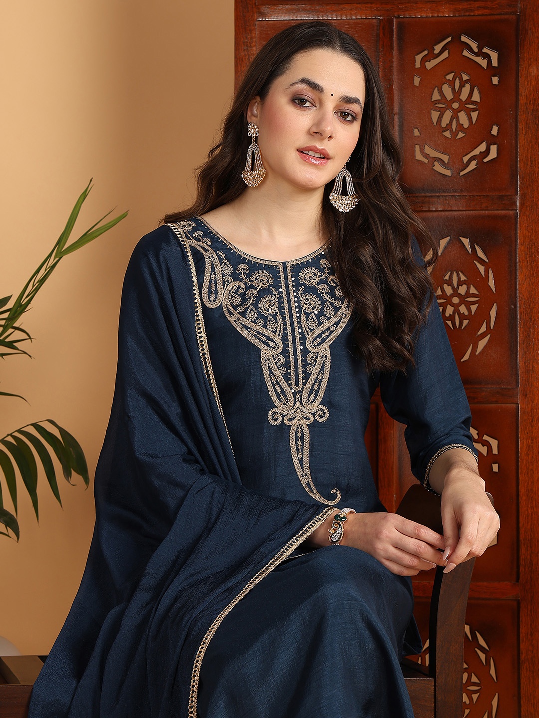 

AHIKA Paisley Yoke Design Round Neck Thread Work Kurta With Trousers & Dupatta, Blue