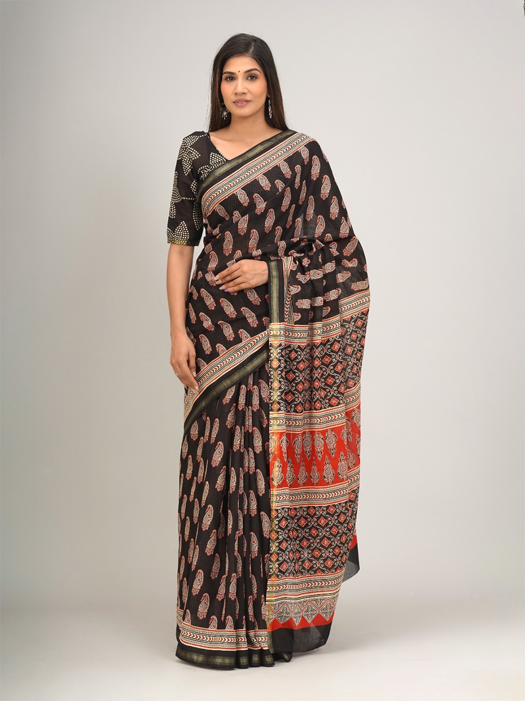 

JALTHER Ethnic Motifs Printed Pure Cotton Saree, Black