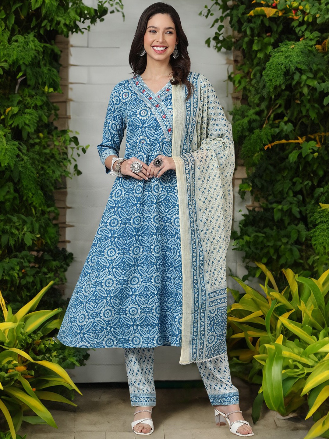 

SAK JAIPUR Floral Printed Angrakha Kurta with Trousers & Dupatta, Blue