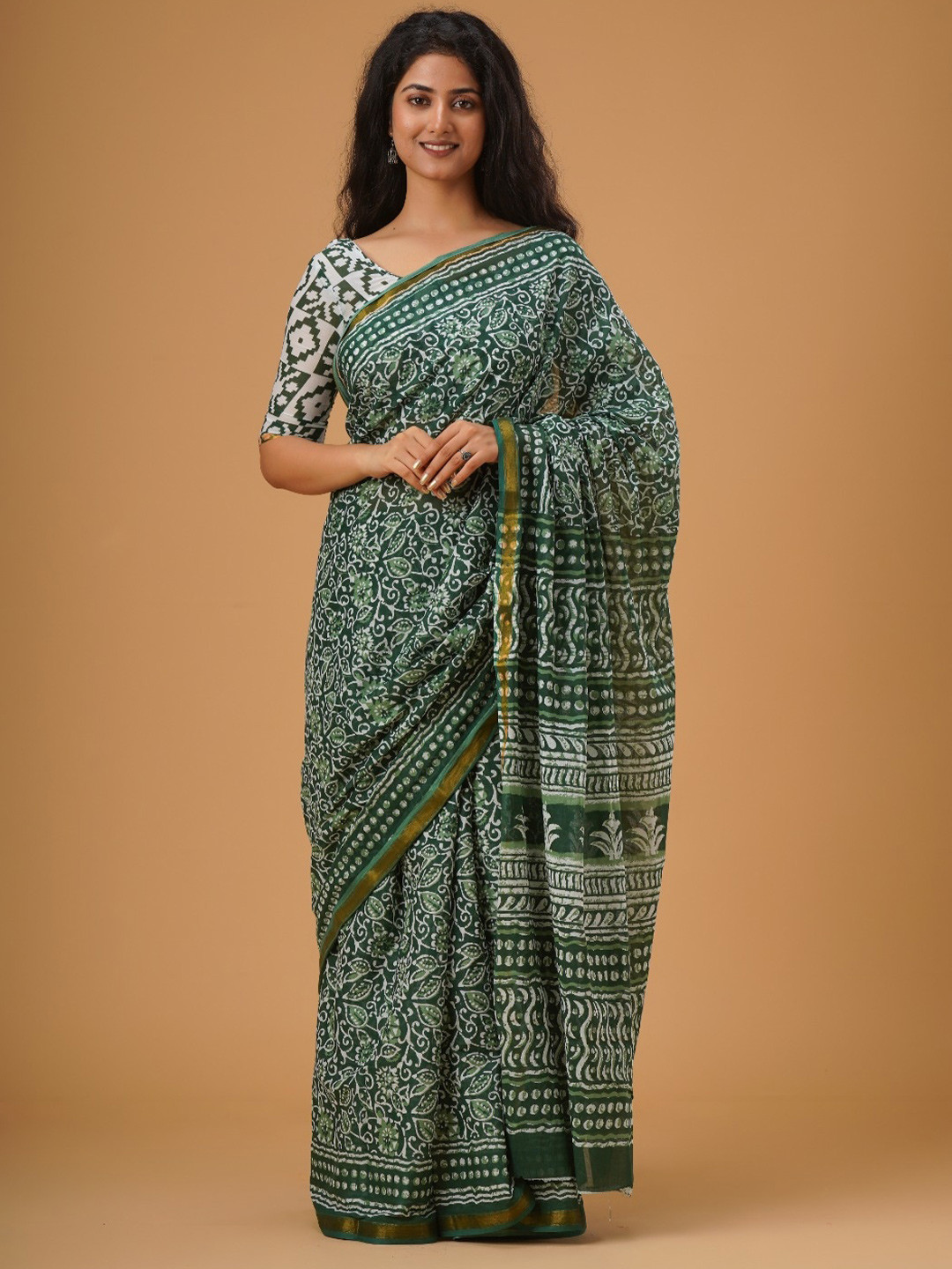 

KIAARON Ethnic Motifs Zari Pure Cotton Block Print Saree, Green