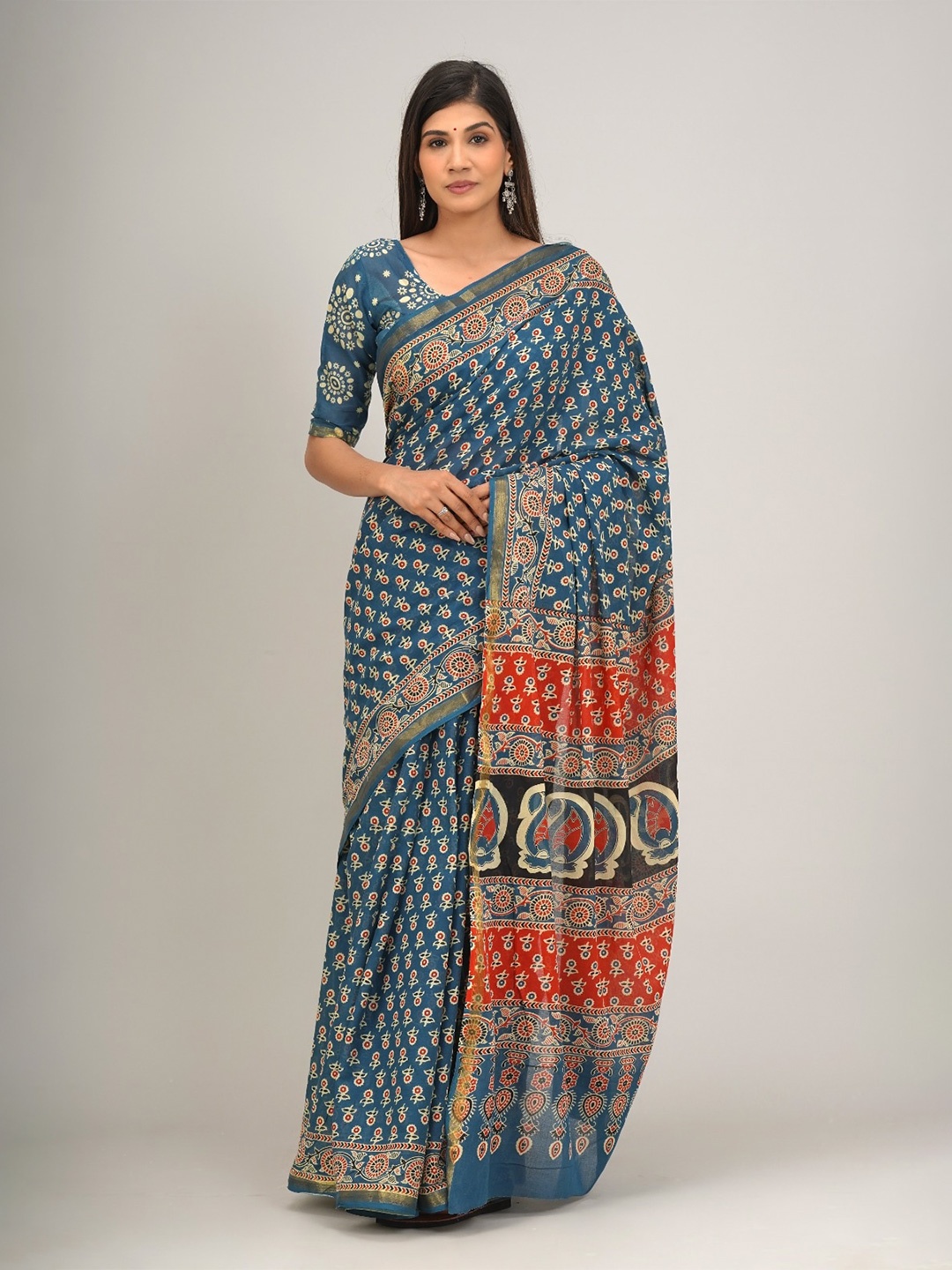 

KIAARON Ethnic Motifs Zari Pure Cotton Block Print Saree, Blue