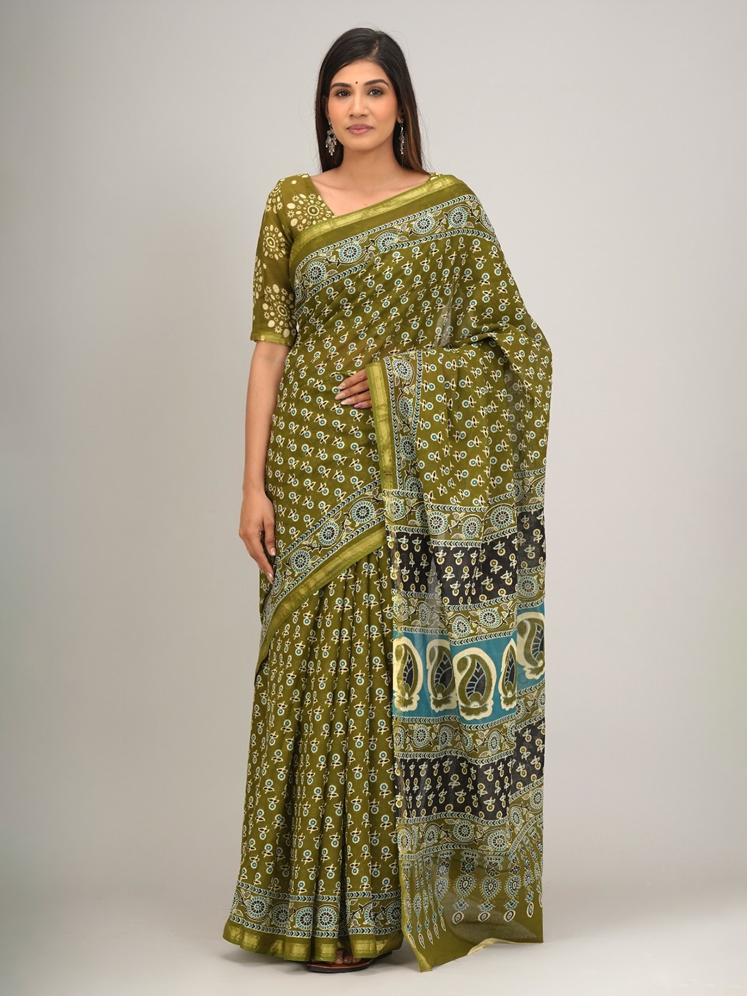 

KIAARON Ethnic Motifs Zari Mulmul Cotton Block Print Saree, Green