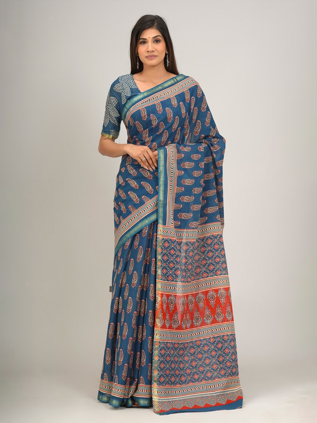 

KIAARON Ethnic Motifs Zari Mulmul Cotton Block Print Saree, Blue